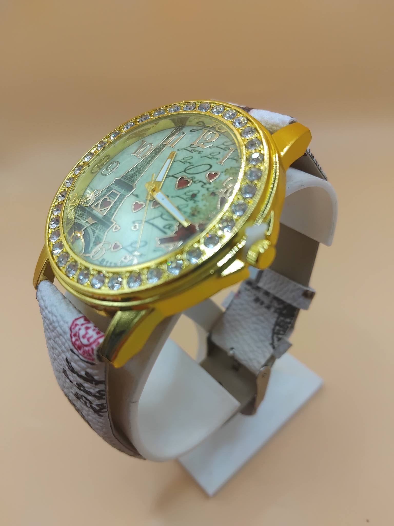 (LW180) France Paris Eiffel tower themed watch boxed