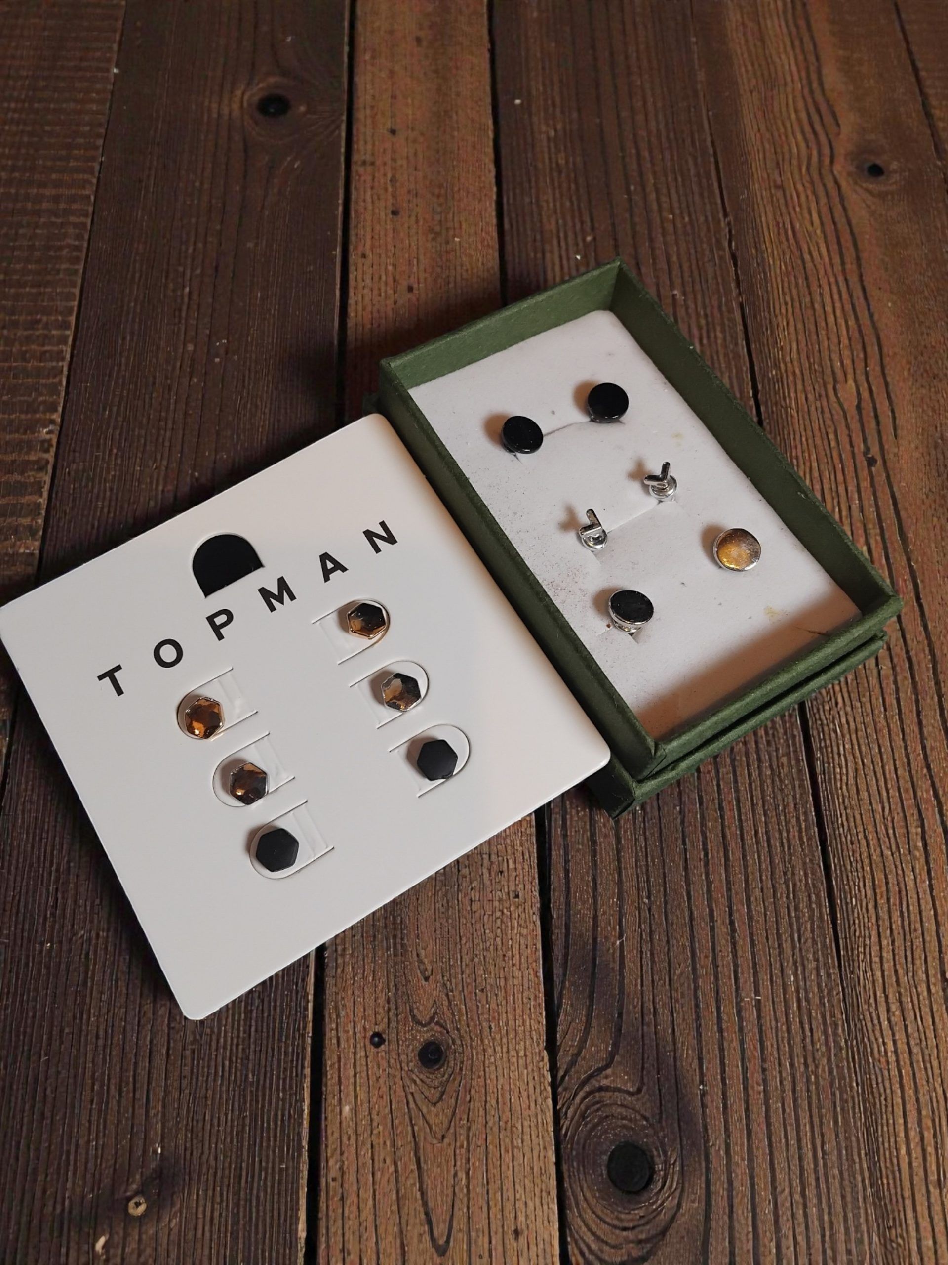(B-E-48) 6 x pairs of unisex Topman ear studs