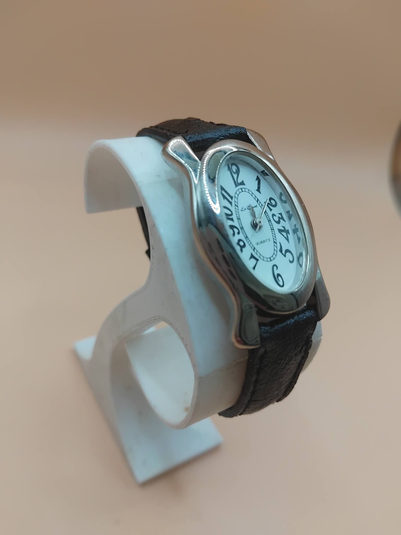(Lc35) Le Chat ladies/teens leather strap dress watch