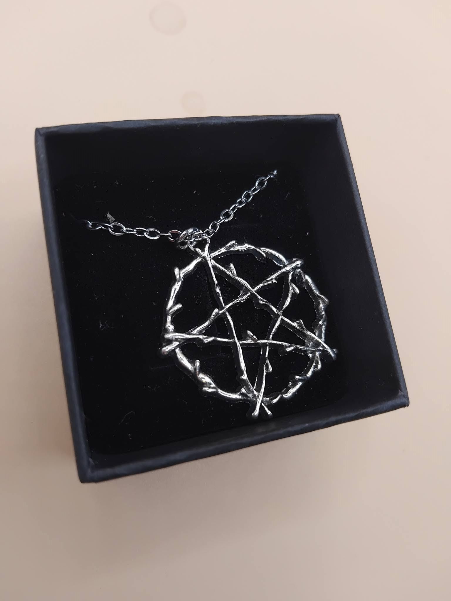 (M611) Pentagram necklace