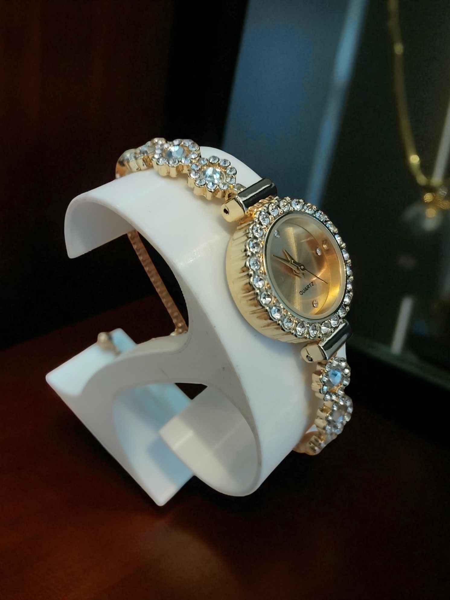 (LW14) Ladies teenager drawstring strap watch boxed