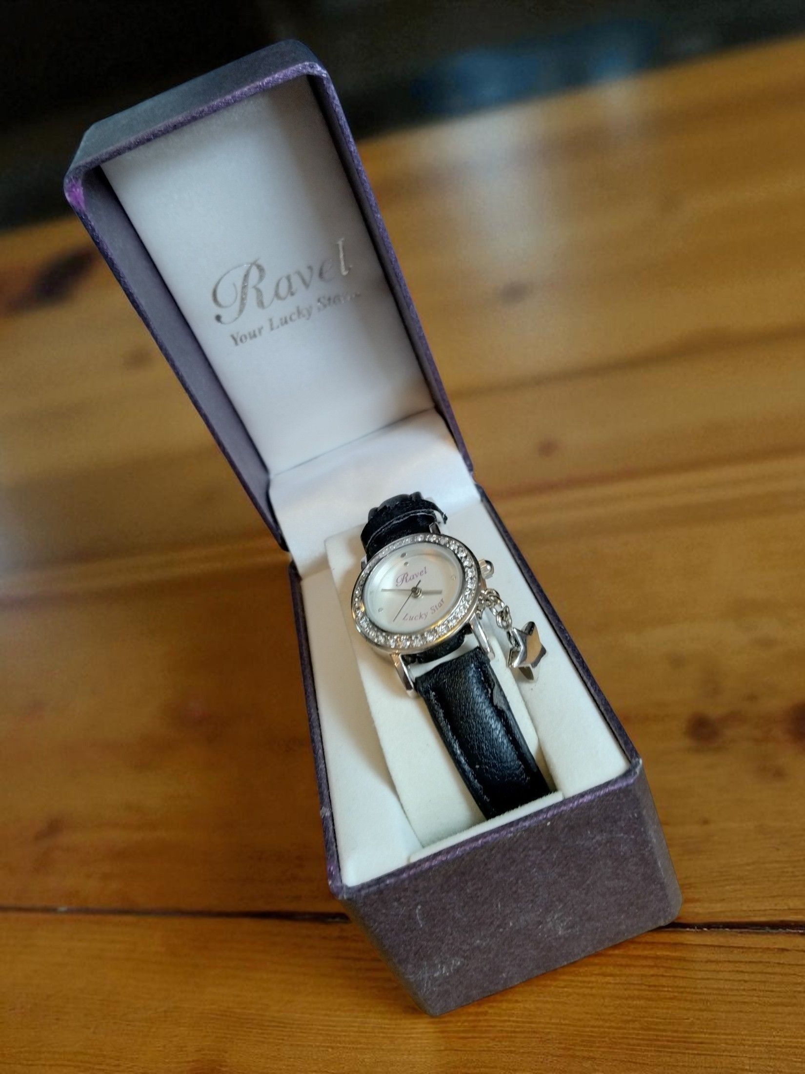 (LW115) Ravel Lucky star boxed watch
