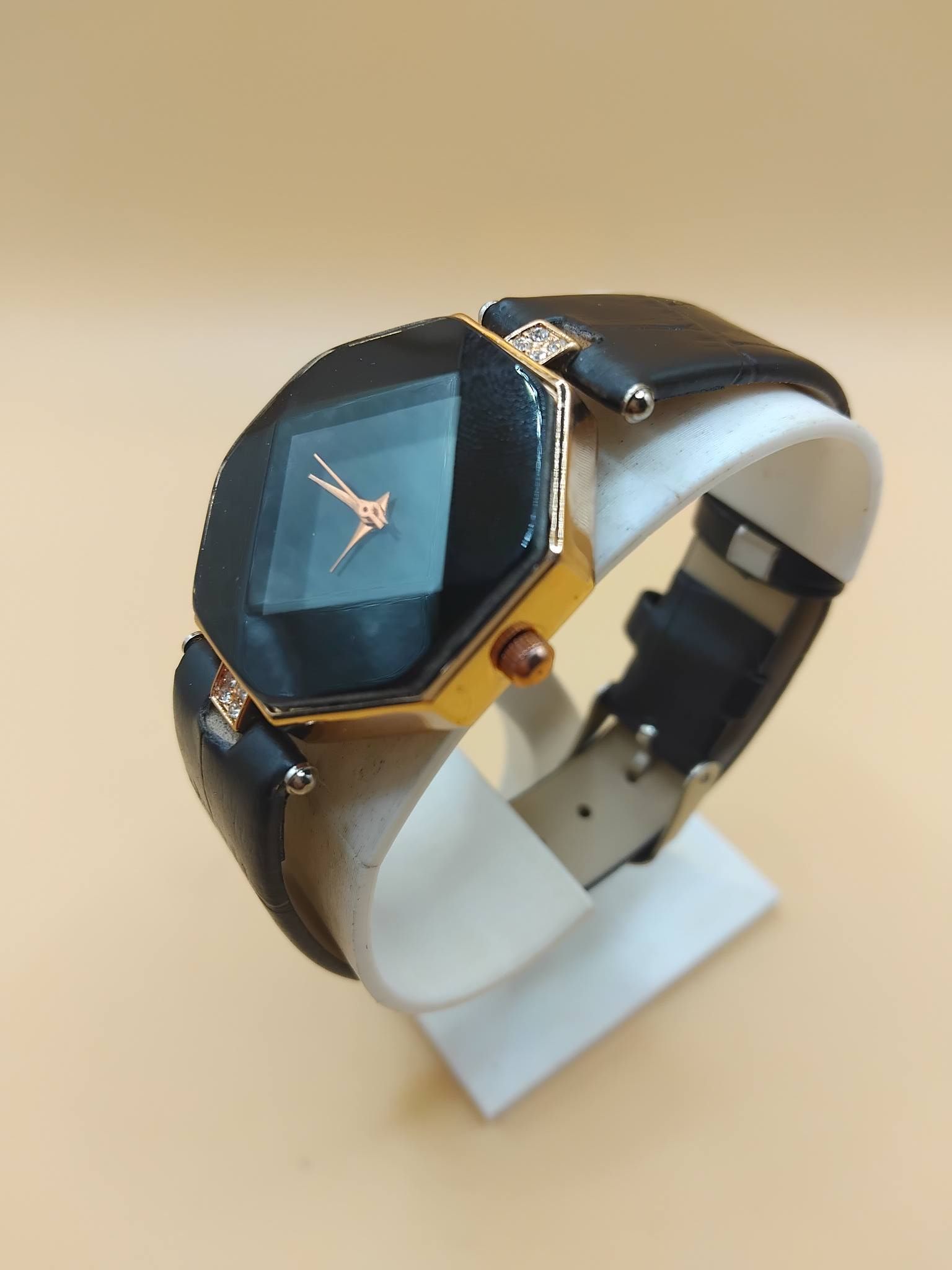 (BW2) Unisex black patterned leather watch with rhinestone