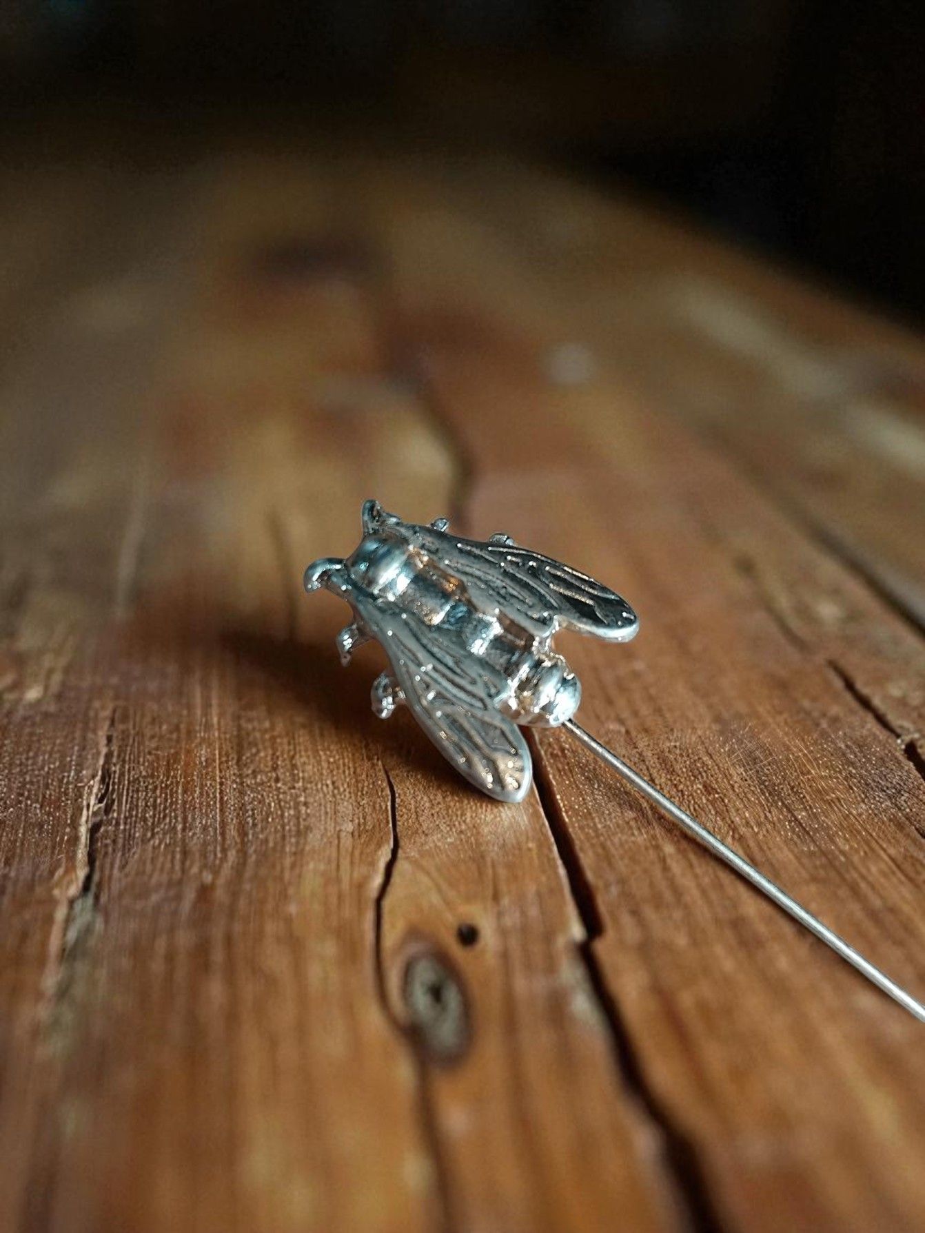 (LP15) Scarab design lapel / hat pin
