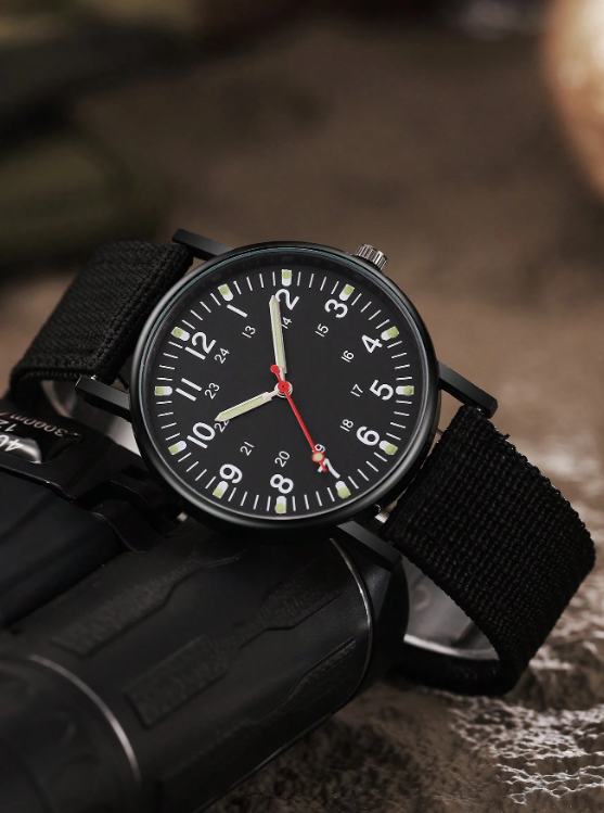 (MW2) gents / teenagers Nylon strapped boxed watch