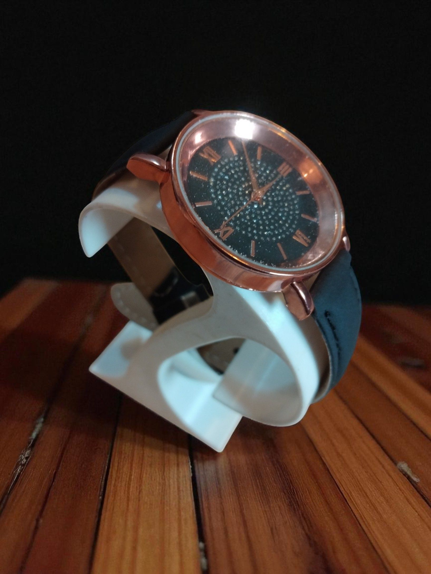 (BW25) Ladies teenager leather strap watch