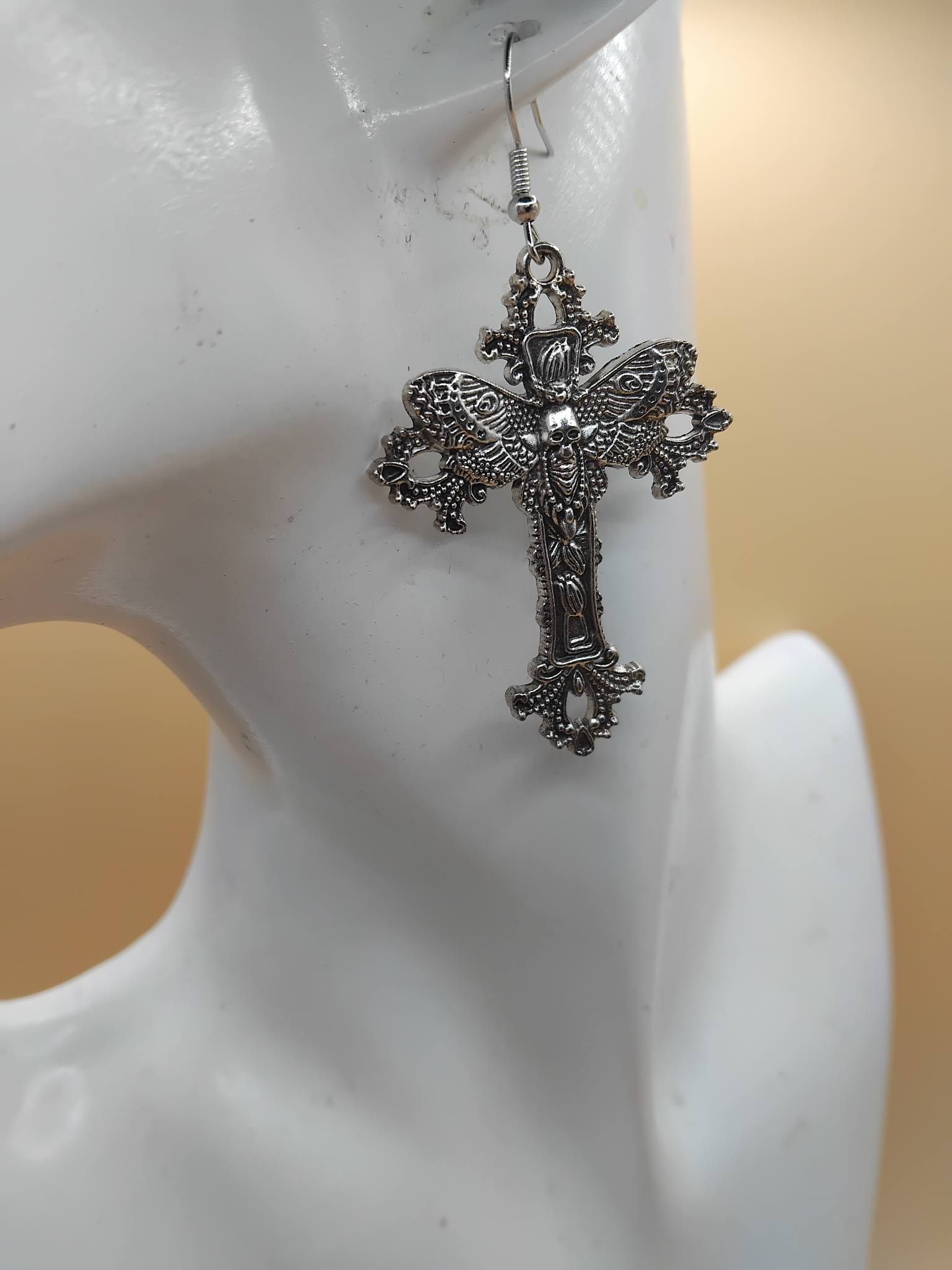 (E4) Pair of Goth style unisex large crucifix Earrings