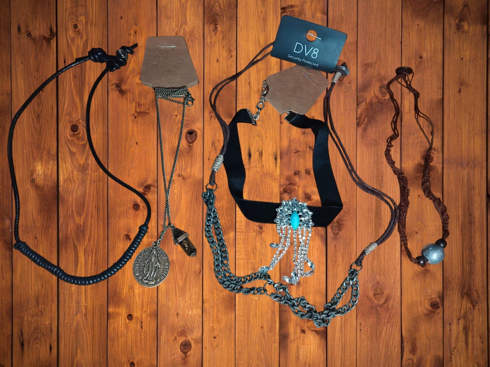 (BN28) 5 brand new necklace bundle