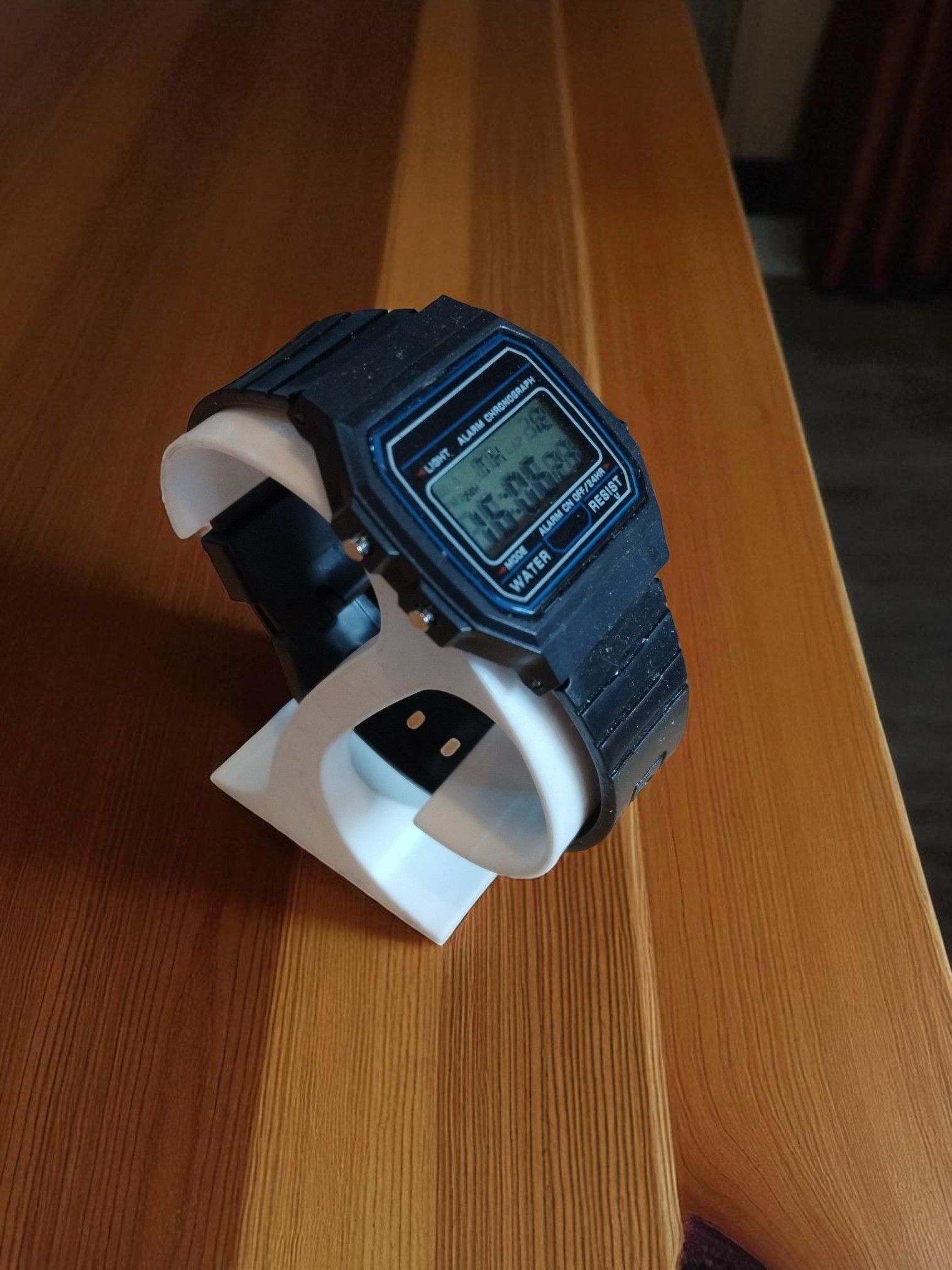 (MW46) Gents/Ladies/Teenager Digital watch with silicone strap