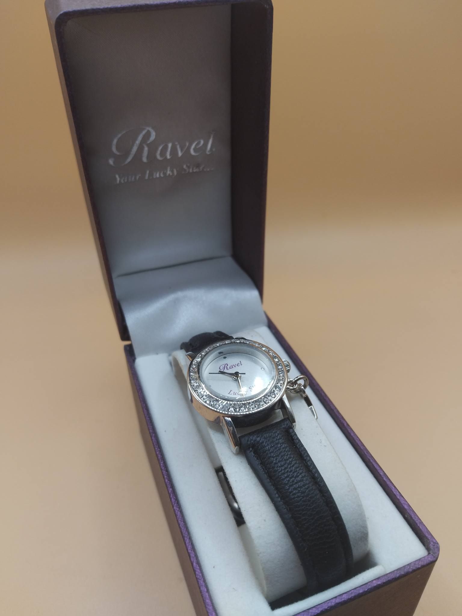 (LW115) Ravel Lucky star boxed watch