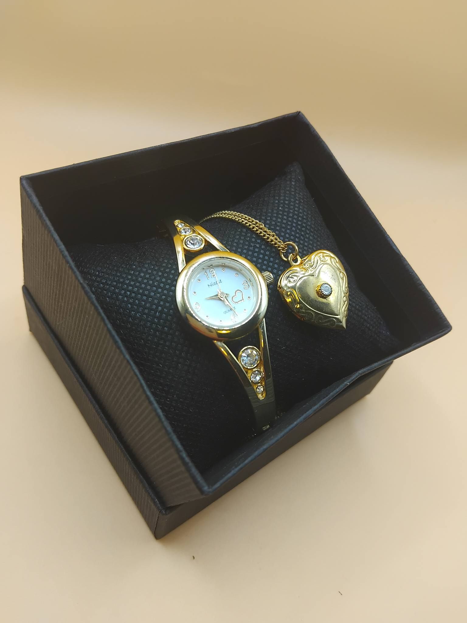 (LW132) Ladies Nicole watch and locket set