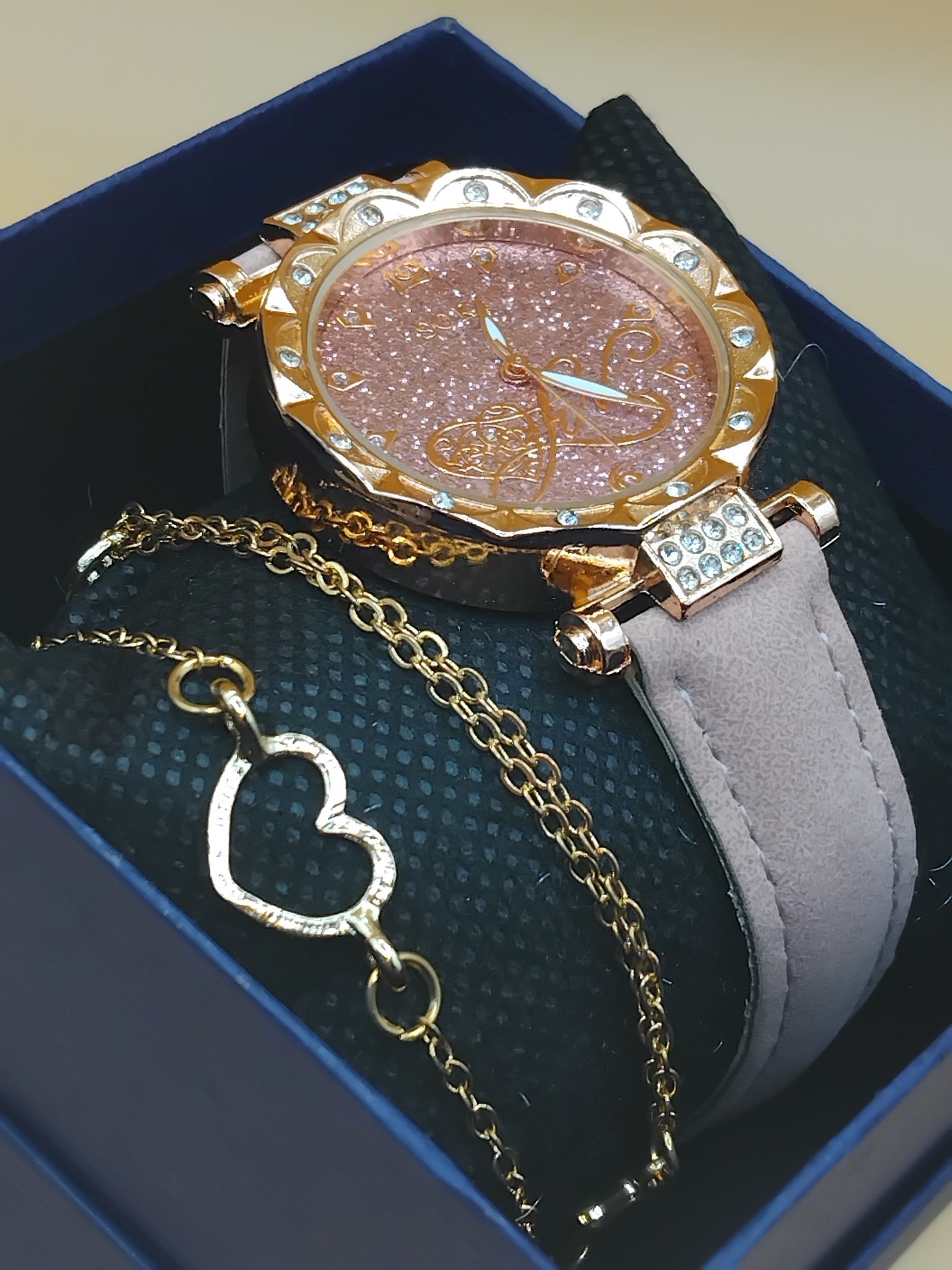 (LW65) Ladies / teenager boxed watch with bracelets
