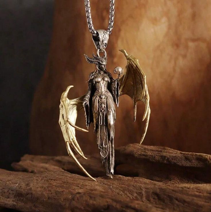 (N35) Iceman armour hero retro gothic pendant necklace