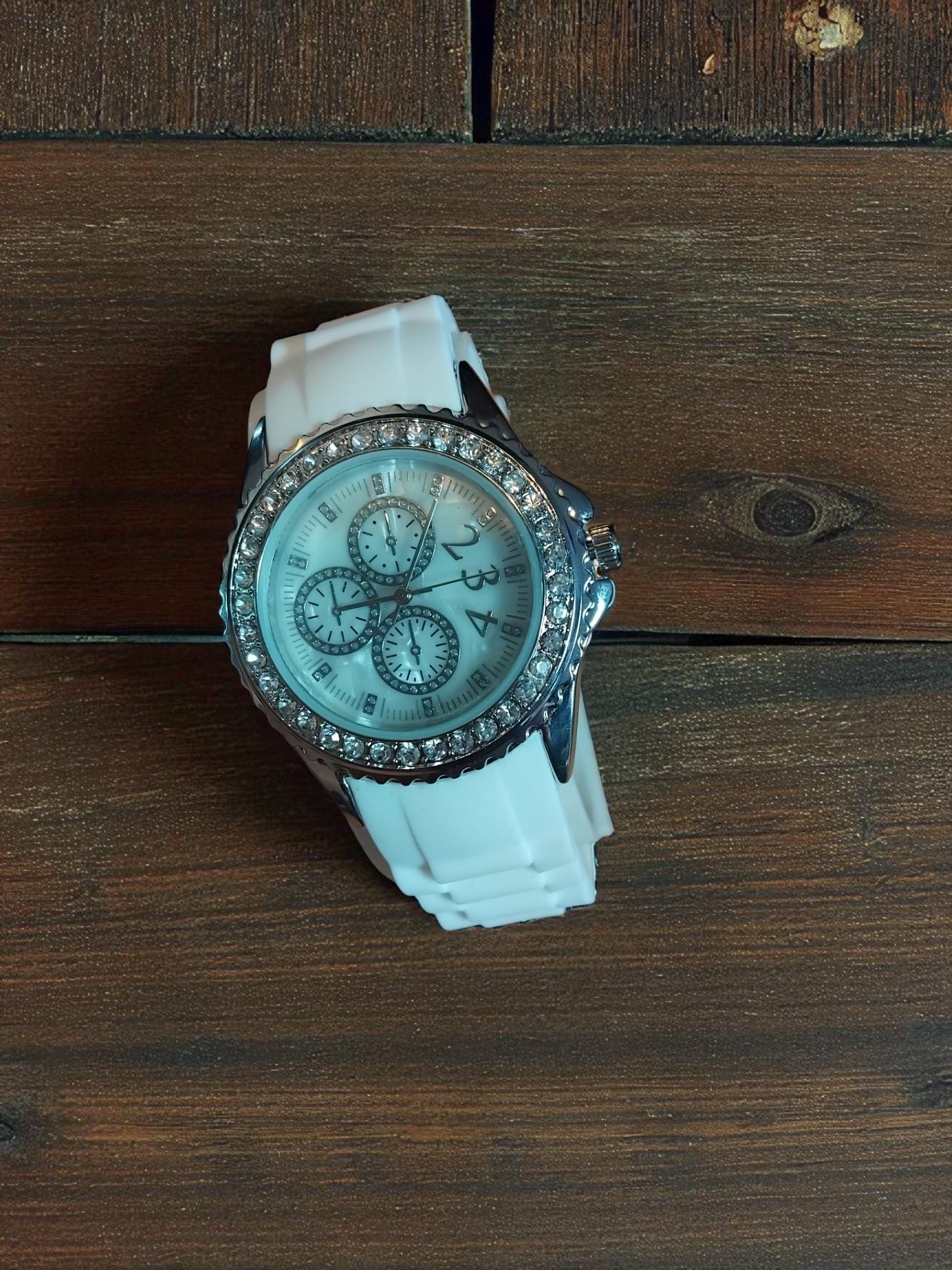 (MW112) Spirit ladies / gents / teenager silicone strap watch boxed