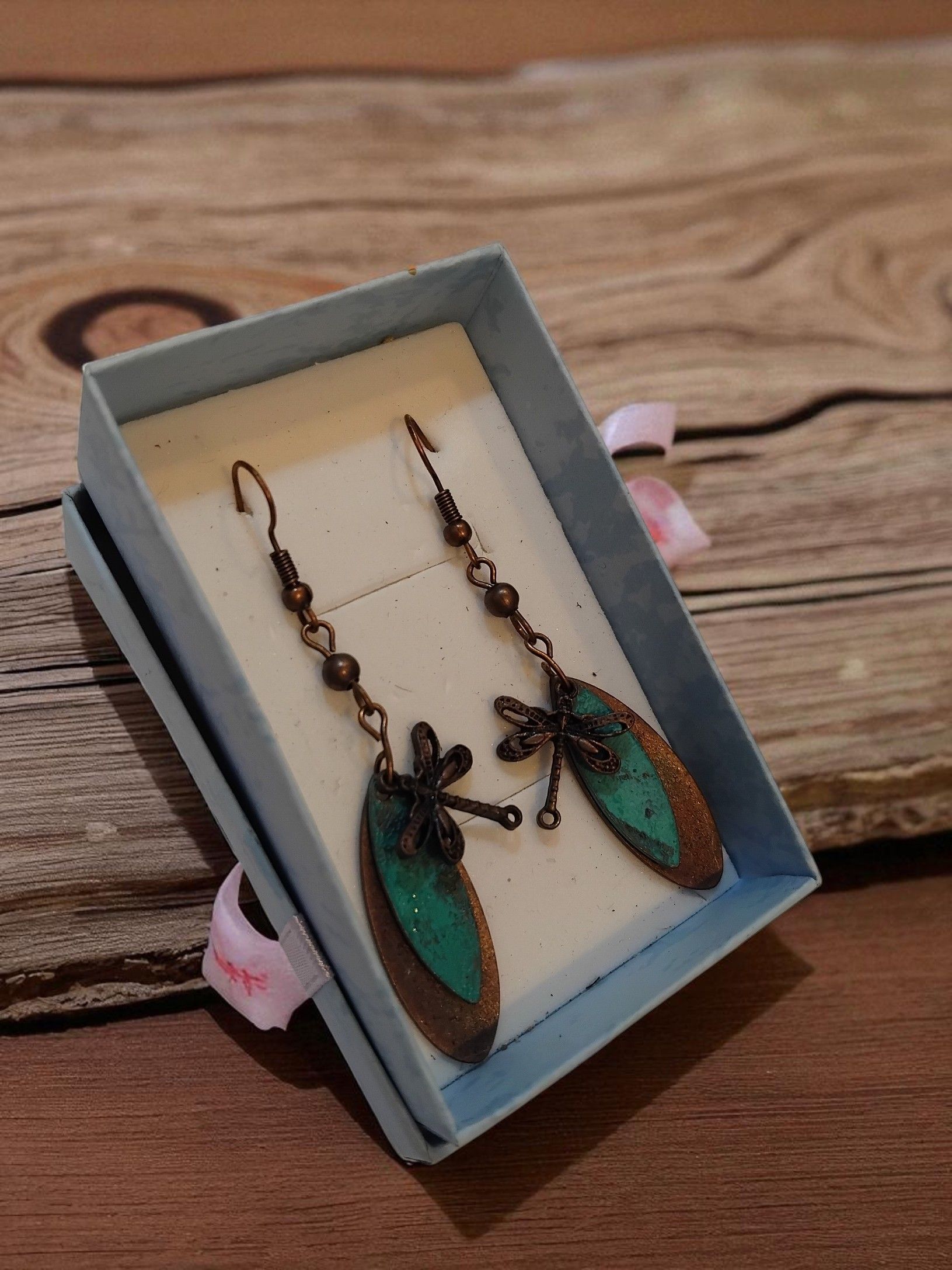 (E33) Adult / teen dragonfly boxed earrings