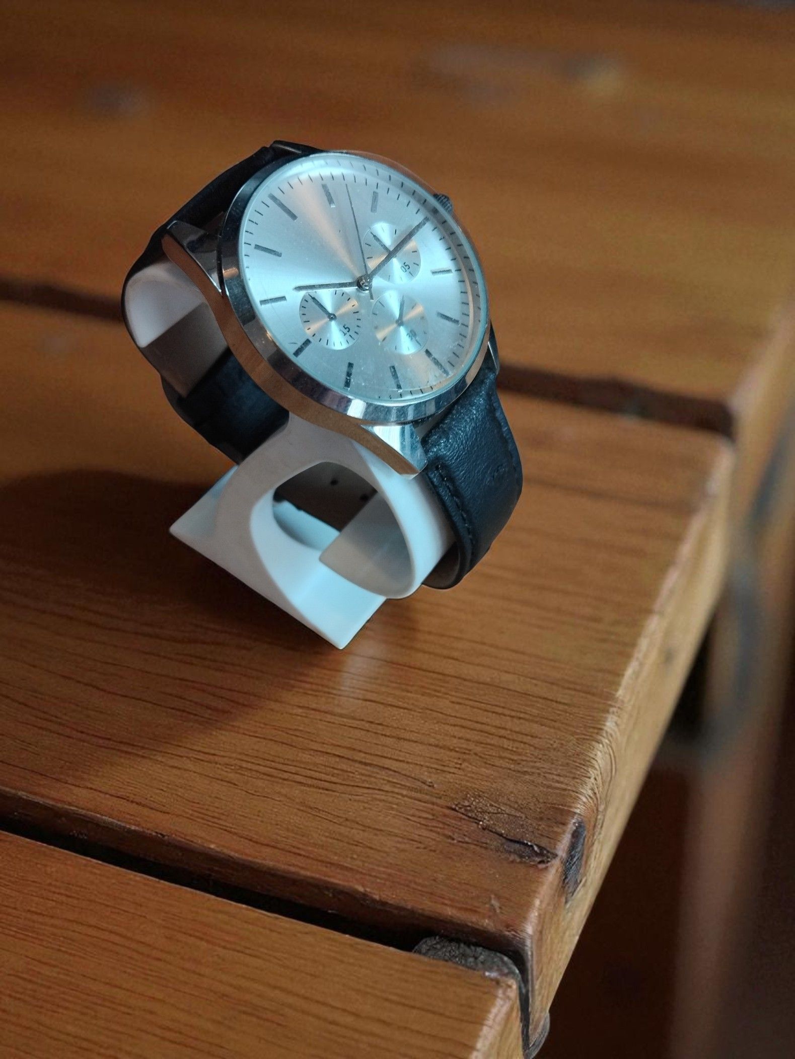 (MW74) Burton boxed leather strap dress watch