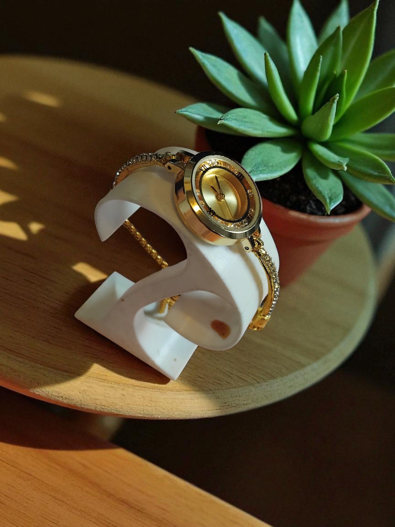 (LW228) Beautiful ladies / teens dress watch boxed