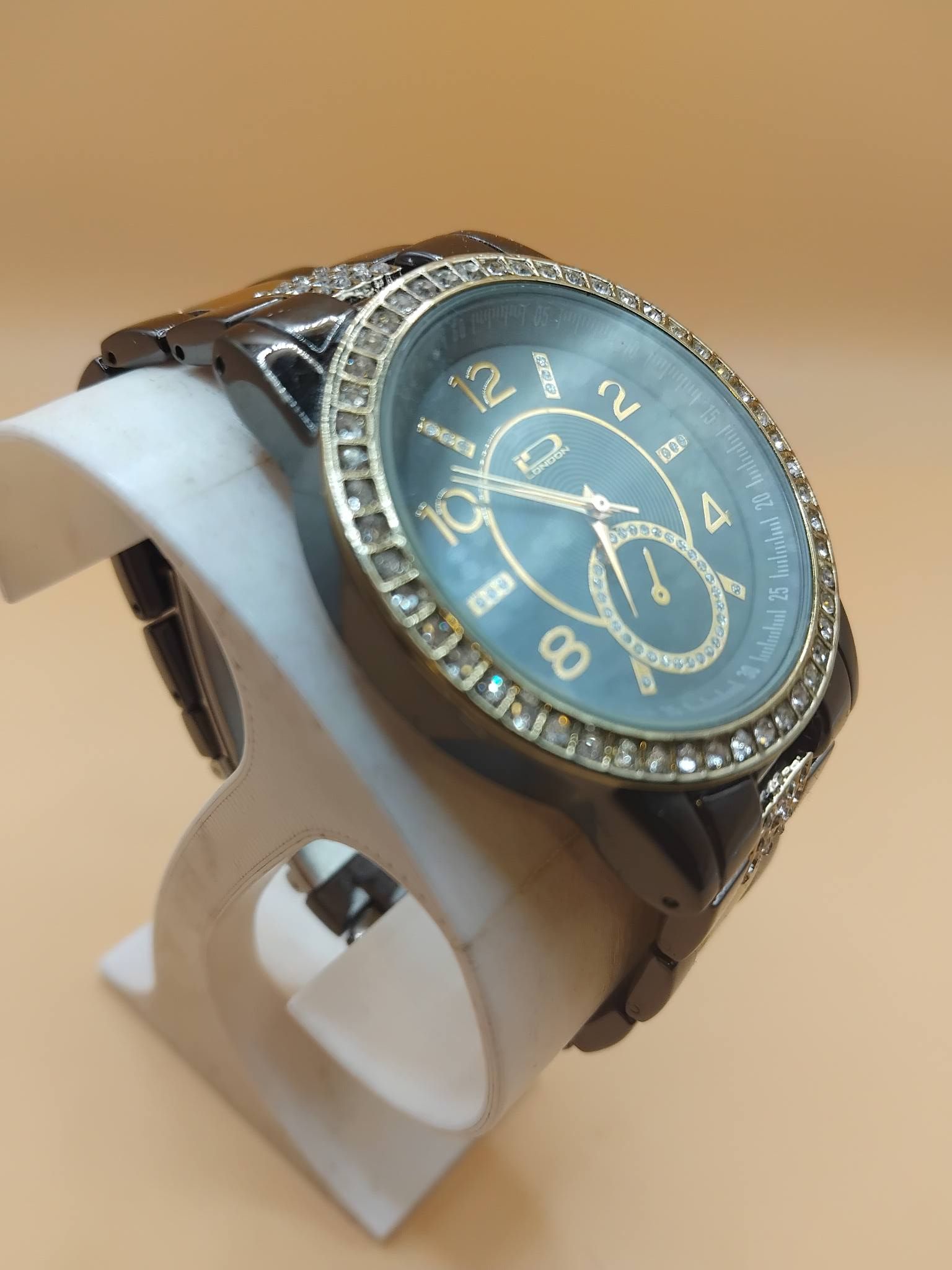 MW142  Identity of London stainless steel watch ladies or gents
