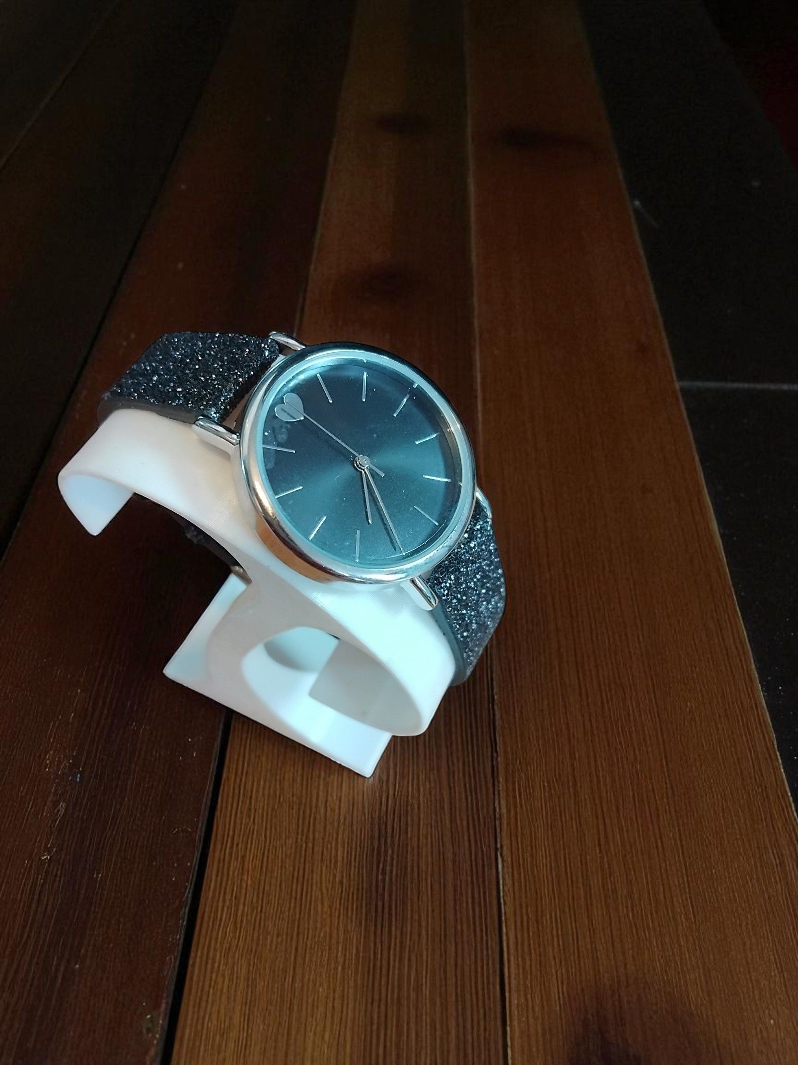 (BW44) Claire’s sparkly ladies / teenager watch
