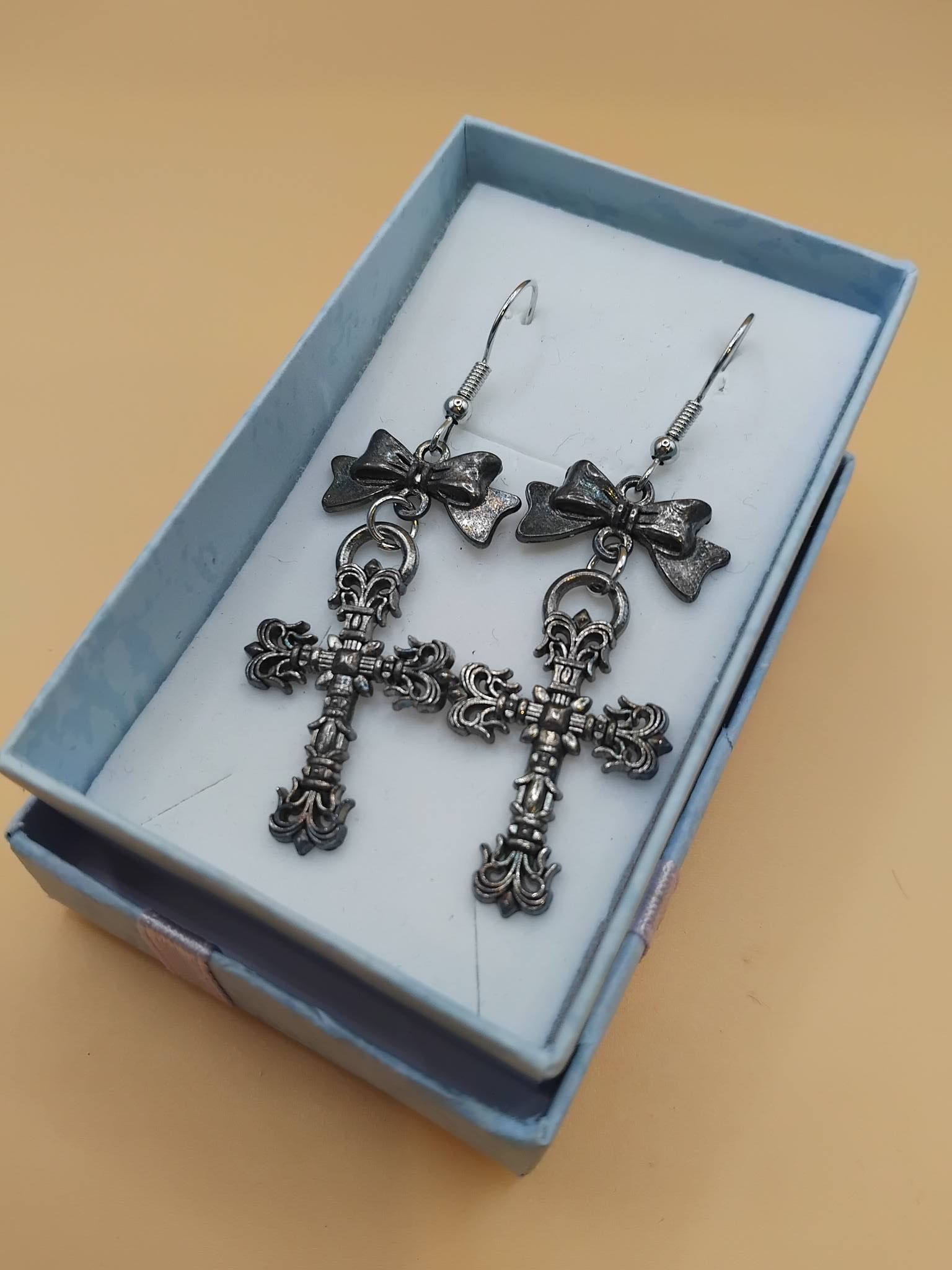 (BE5) Goth Bow and crucifix earrings boxed