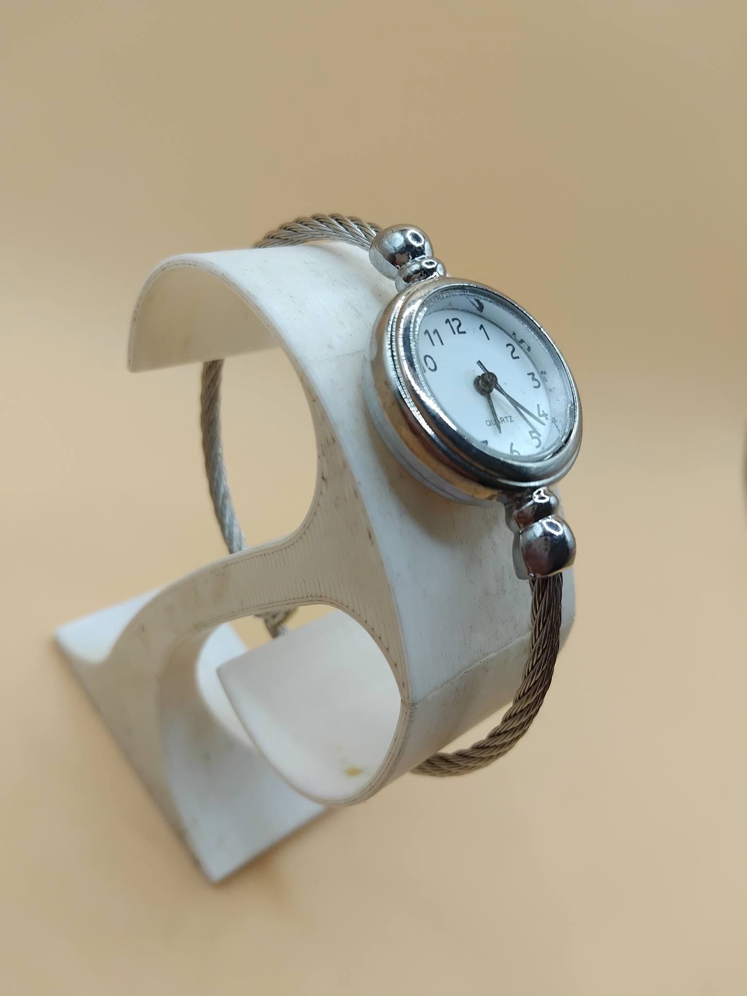 (LW 255) Ladies bangle style stainless steel and acrylic wrist watch