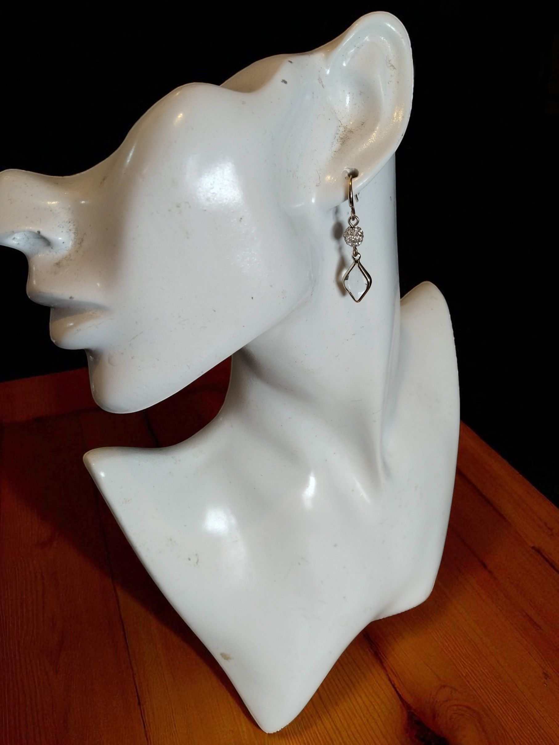 (E46) Jon Richard pair of ladies evening wear earrings