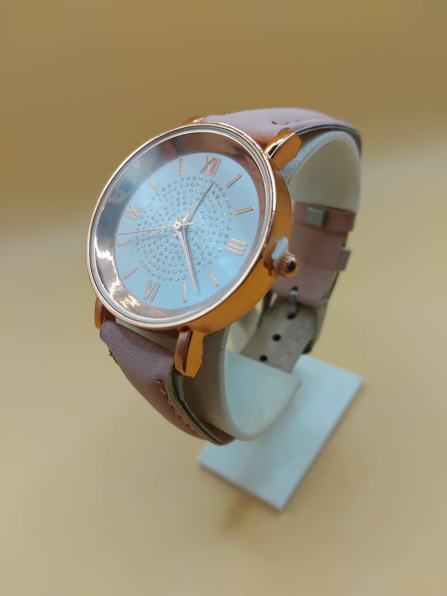 (LW28) Ladies teenager new boxed leather strap watch
