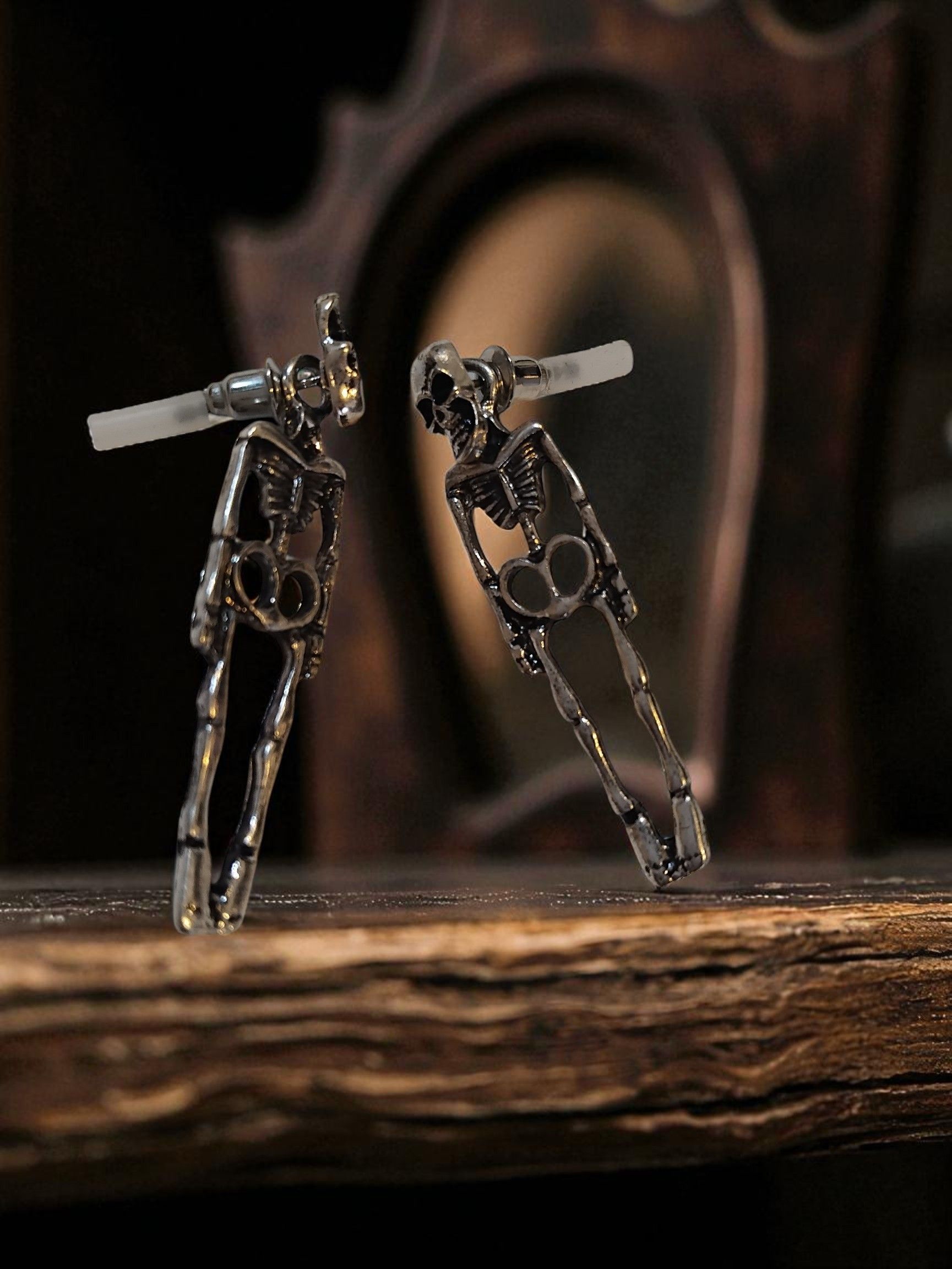 (E5) Pair of Goth style skeleton Earrings
