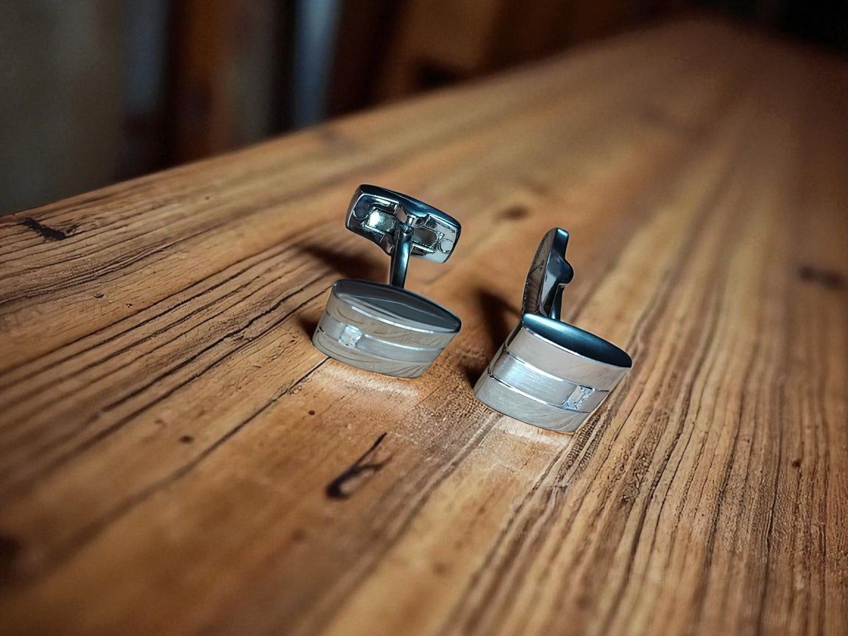 (Cf18) Pair of Jasper Conrad cufflinks with clear quartz crystal