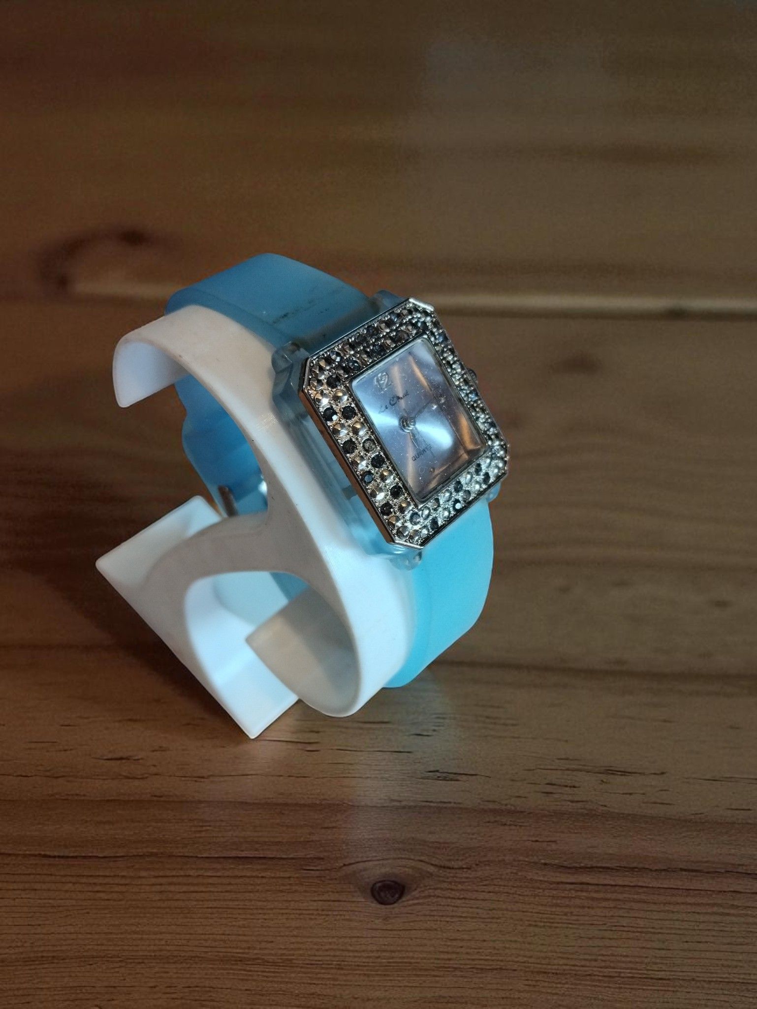 (Lc22) Le Chat ladies/teens blue silicone strap watch with rhinestones