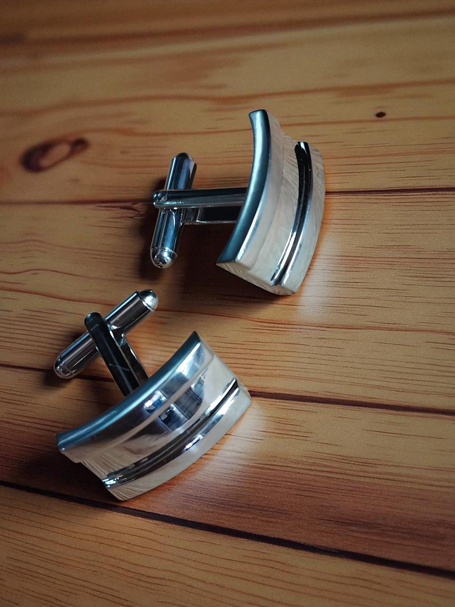 (Cf10) Pair of fun geometrical design 1 quality cufflinks