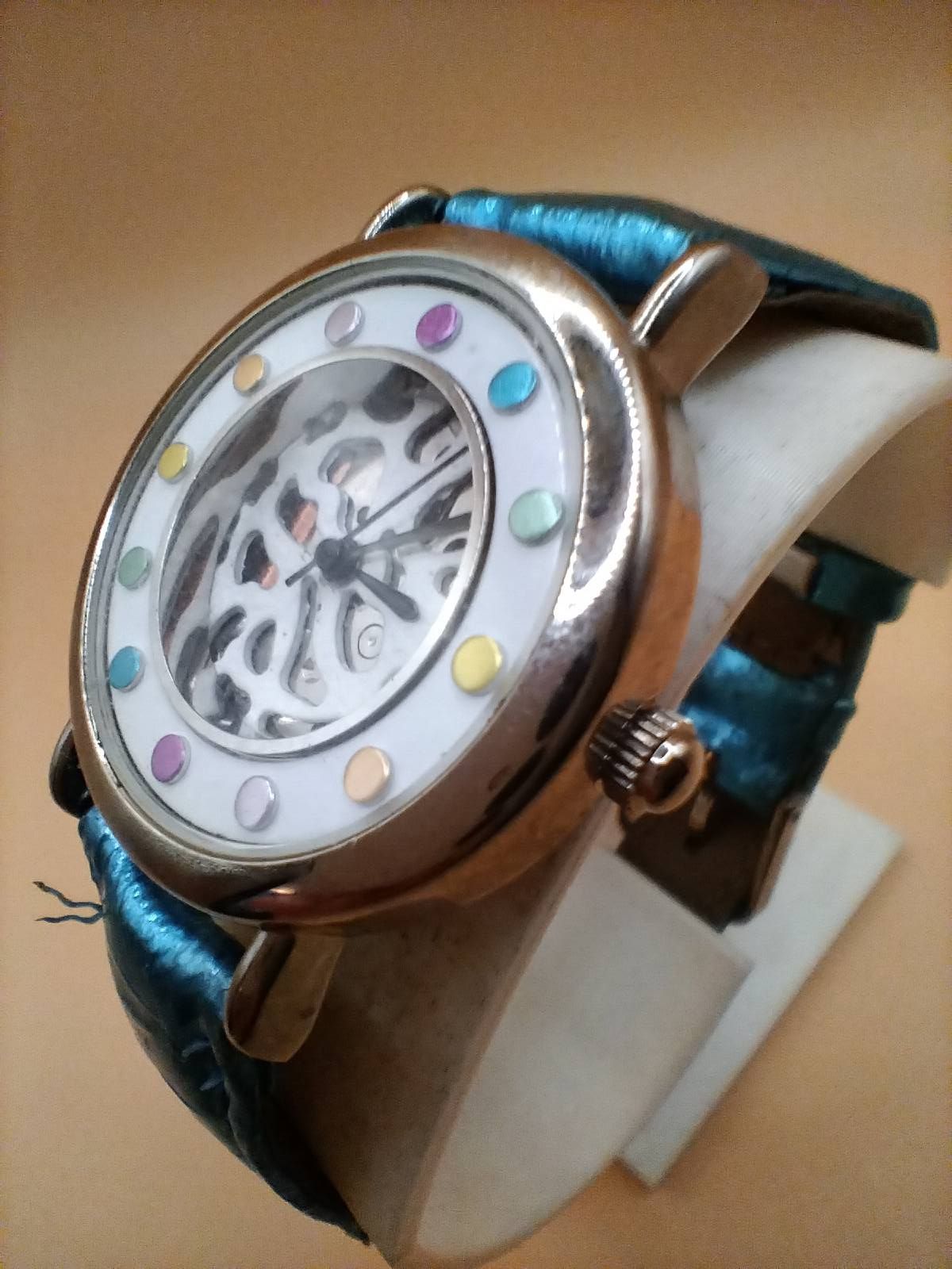 (Lc14) Le Chat ladies/teens bright leather strap watch