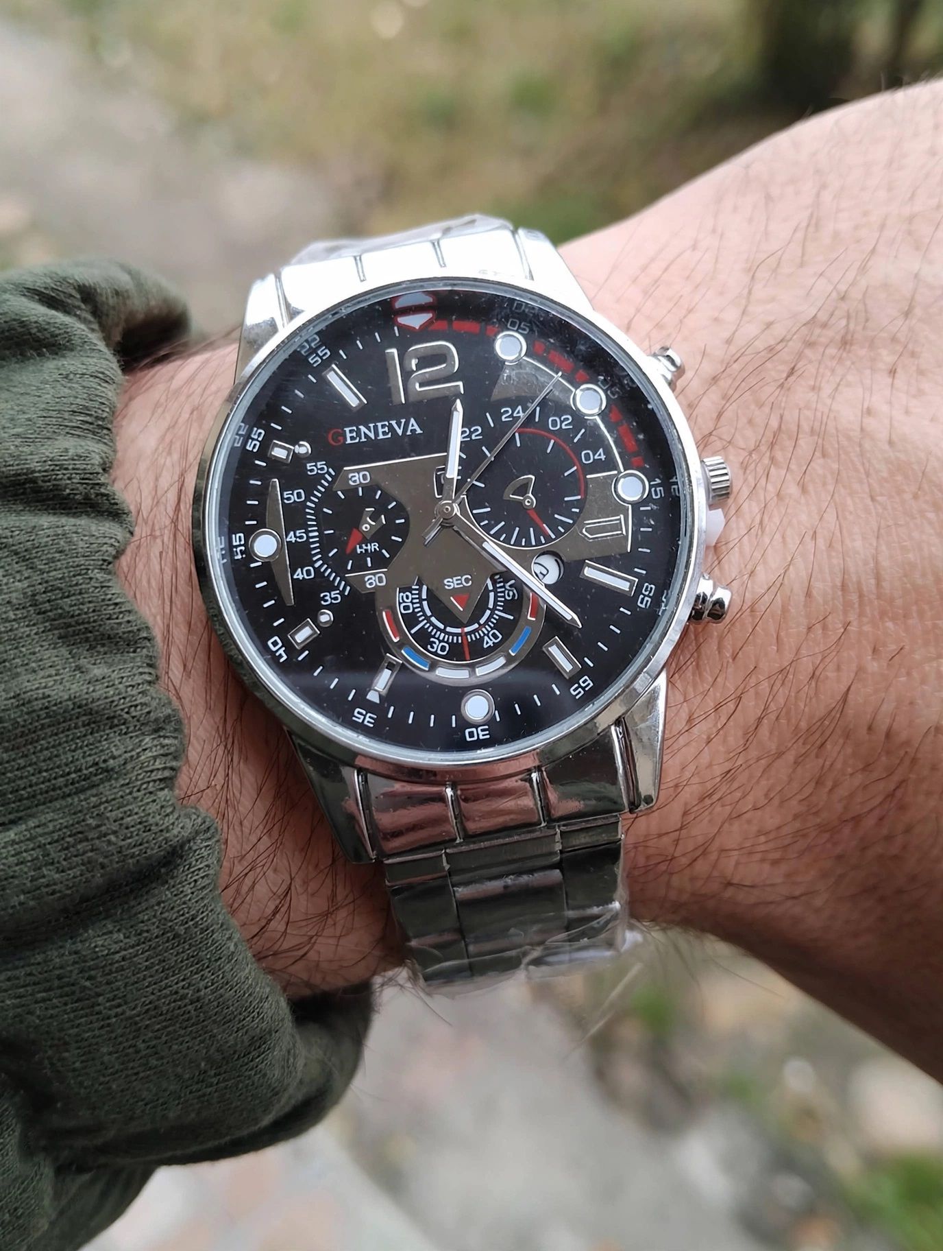 (MW160) Gents chunky design Geneva watch