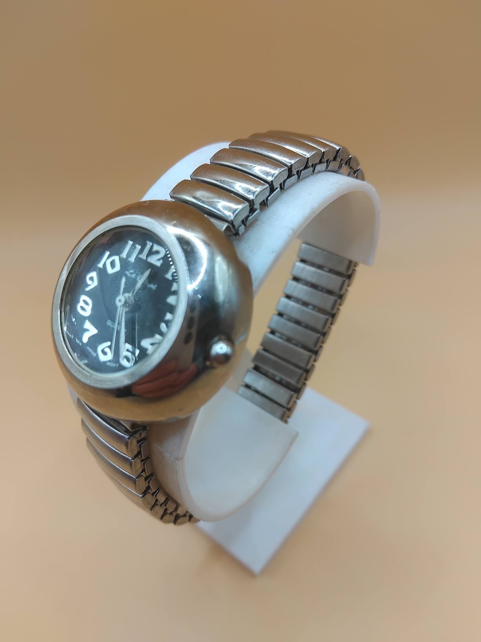 (Lc41) Le Chat ladies/teens stainless steel expandable strap watch