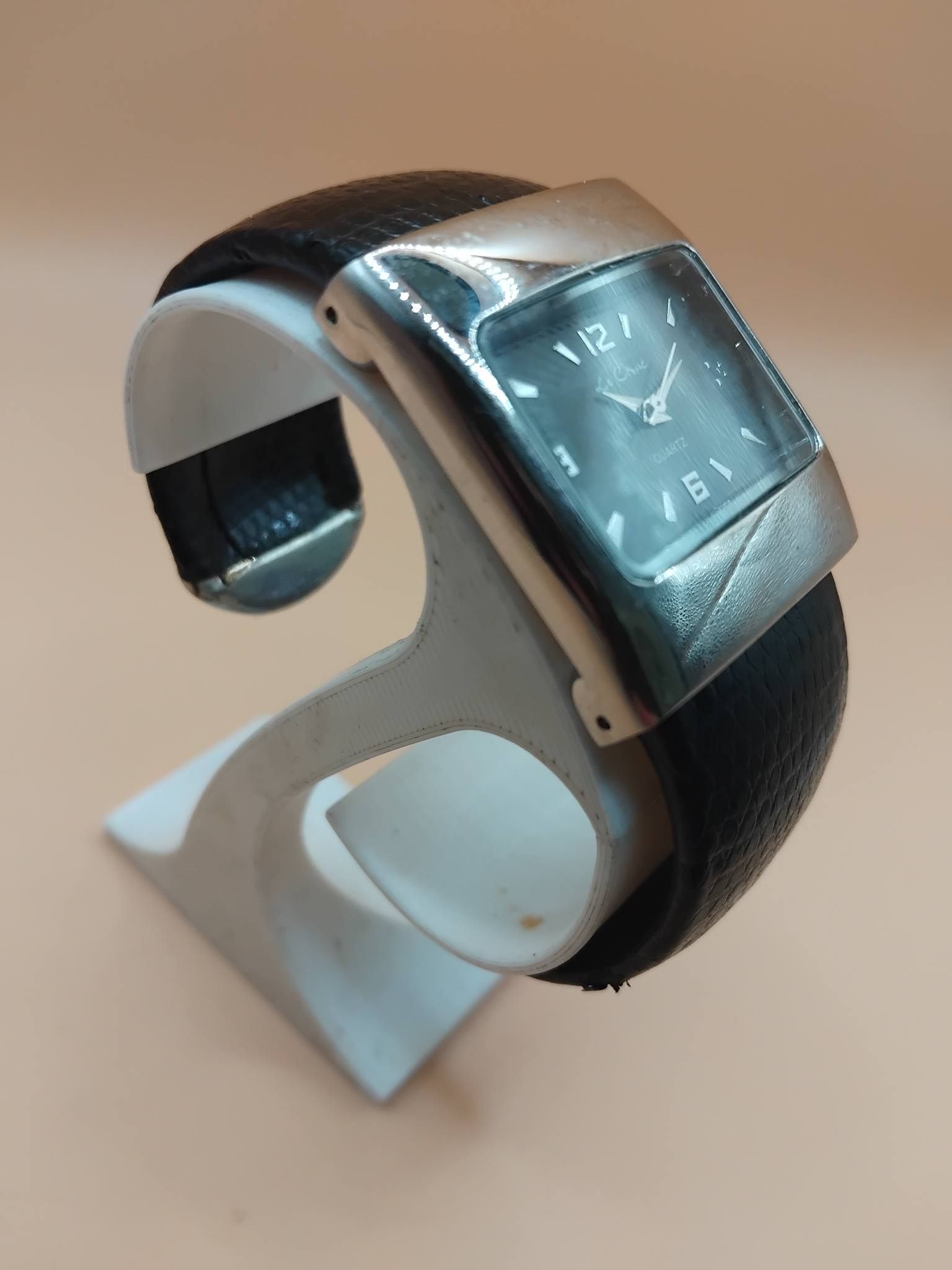 (Lc10) Le Chat ladies chunky bangle style watch
