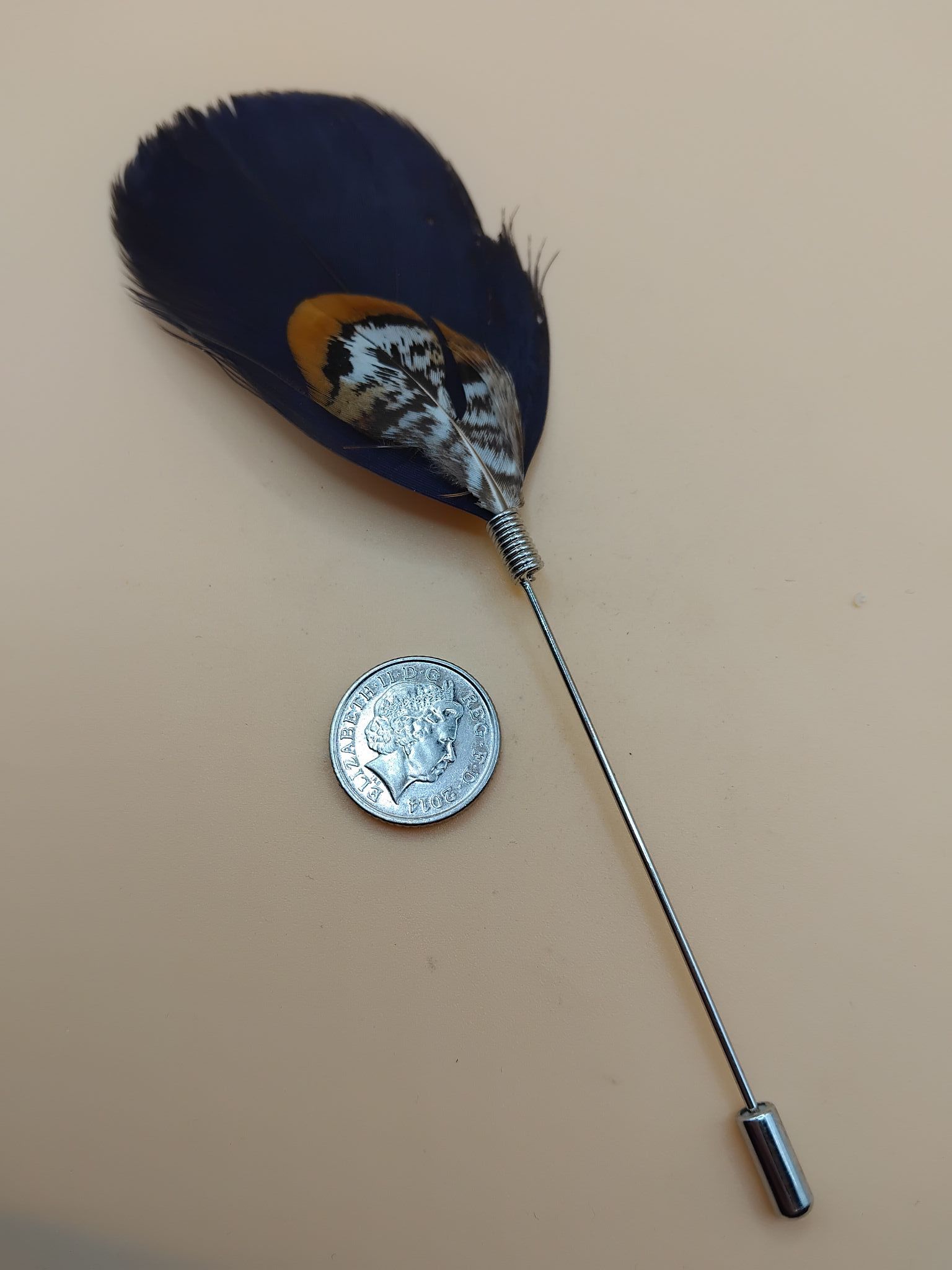 (LP7) Feather design lapel / hat pin