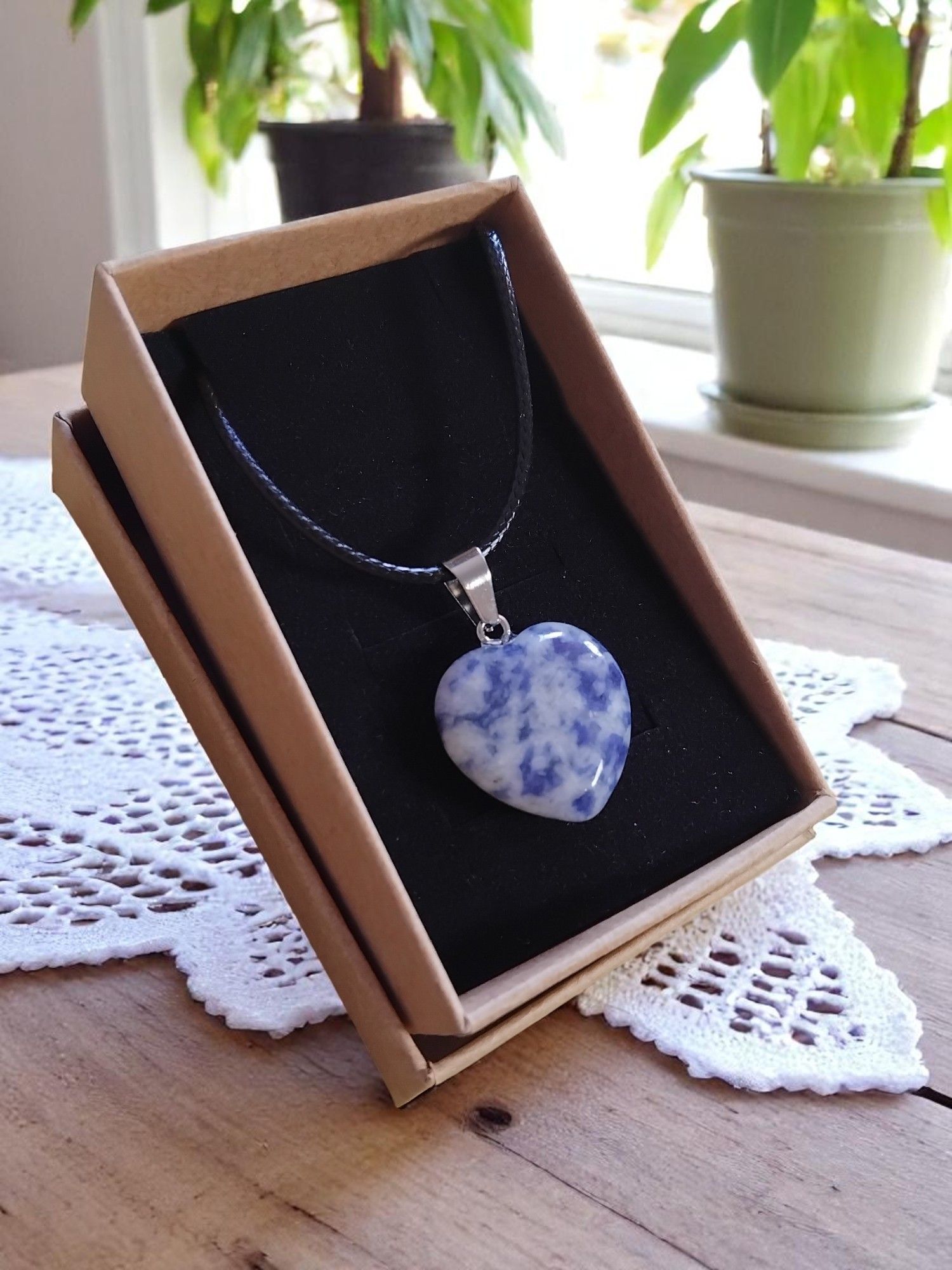 (N5) Heart shaped natural polished stone boxed necklace