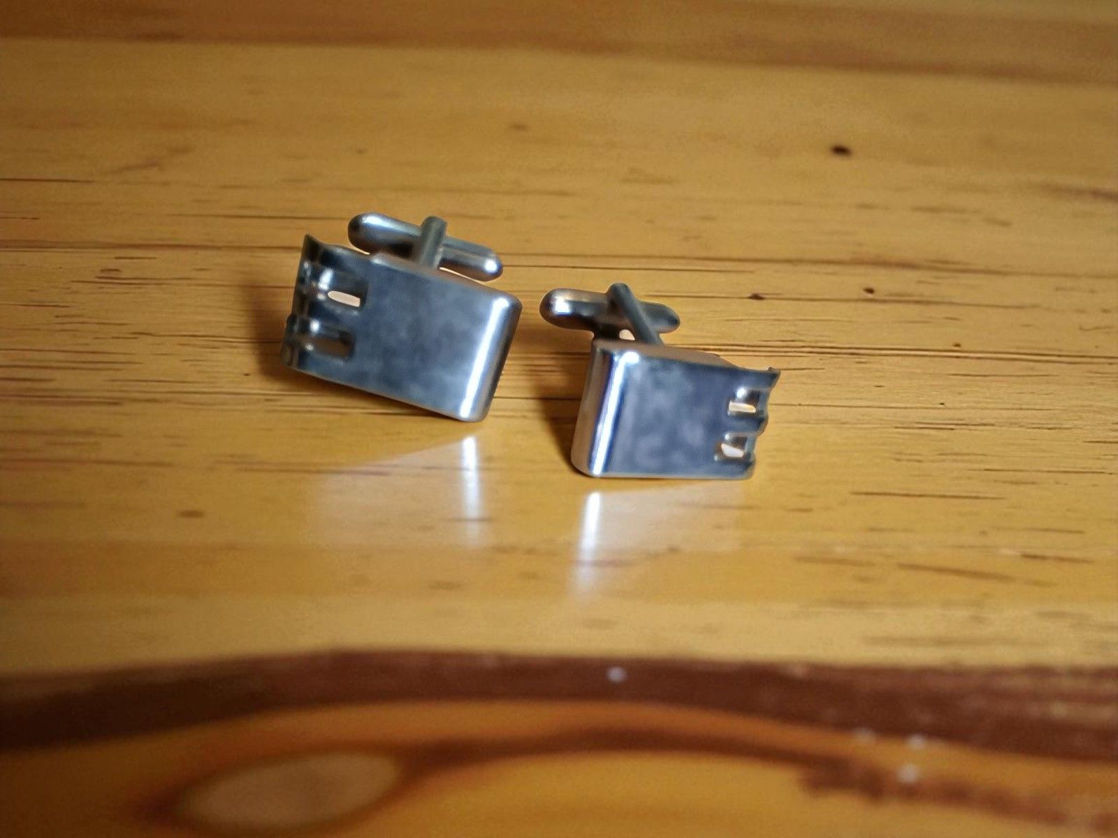 (Cf12) Pair of fun geometrical design 2 quality cufflinks