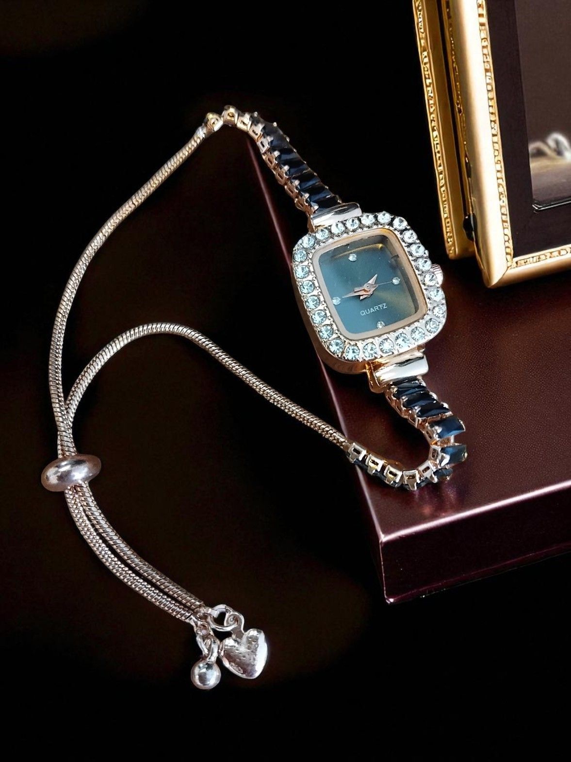(LW6) Ladies teenager drawstring watch boxed