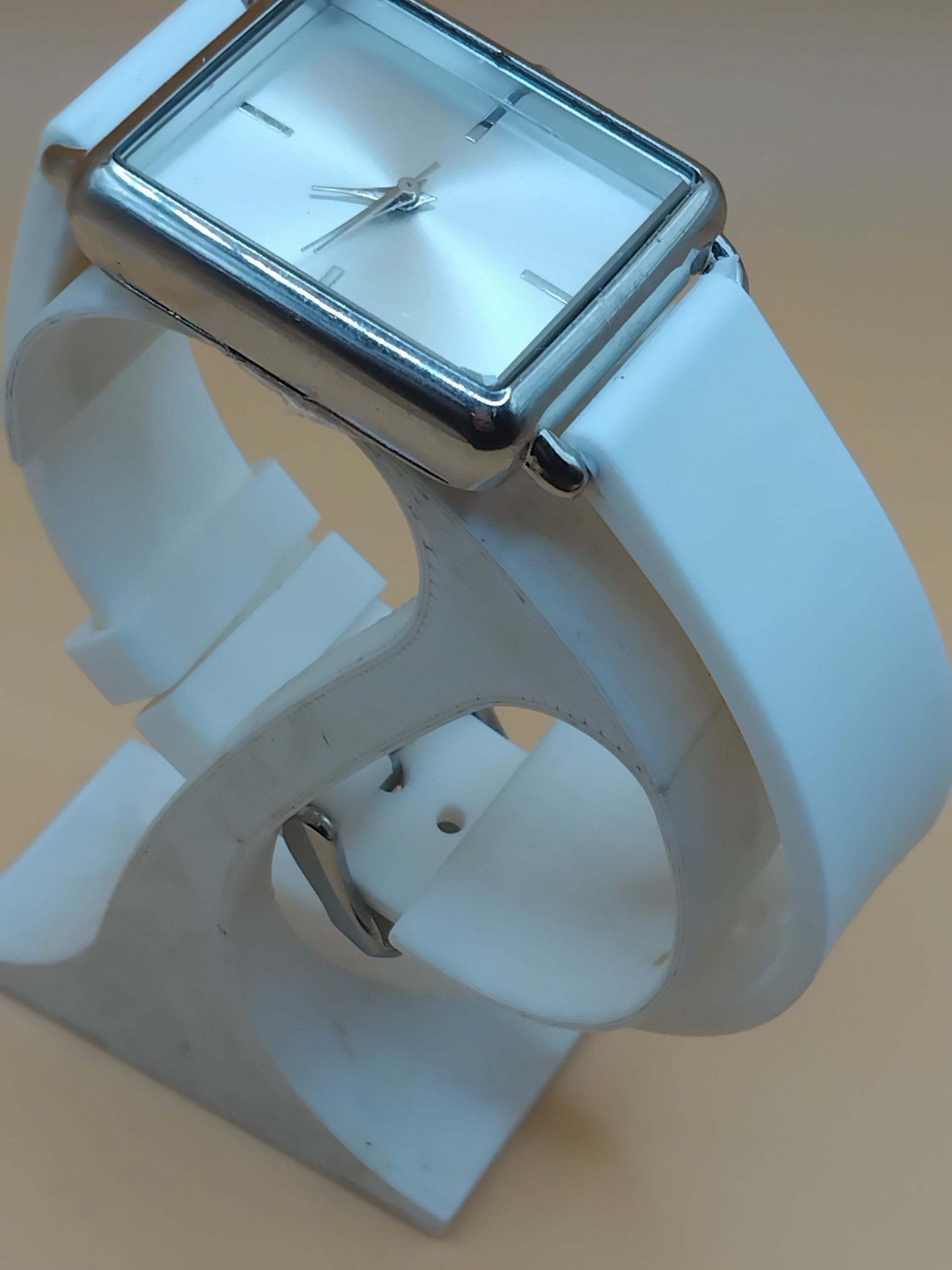 (LW55) Ladies Freedom white durable silicone strap watch