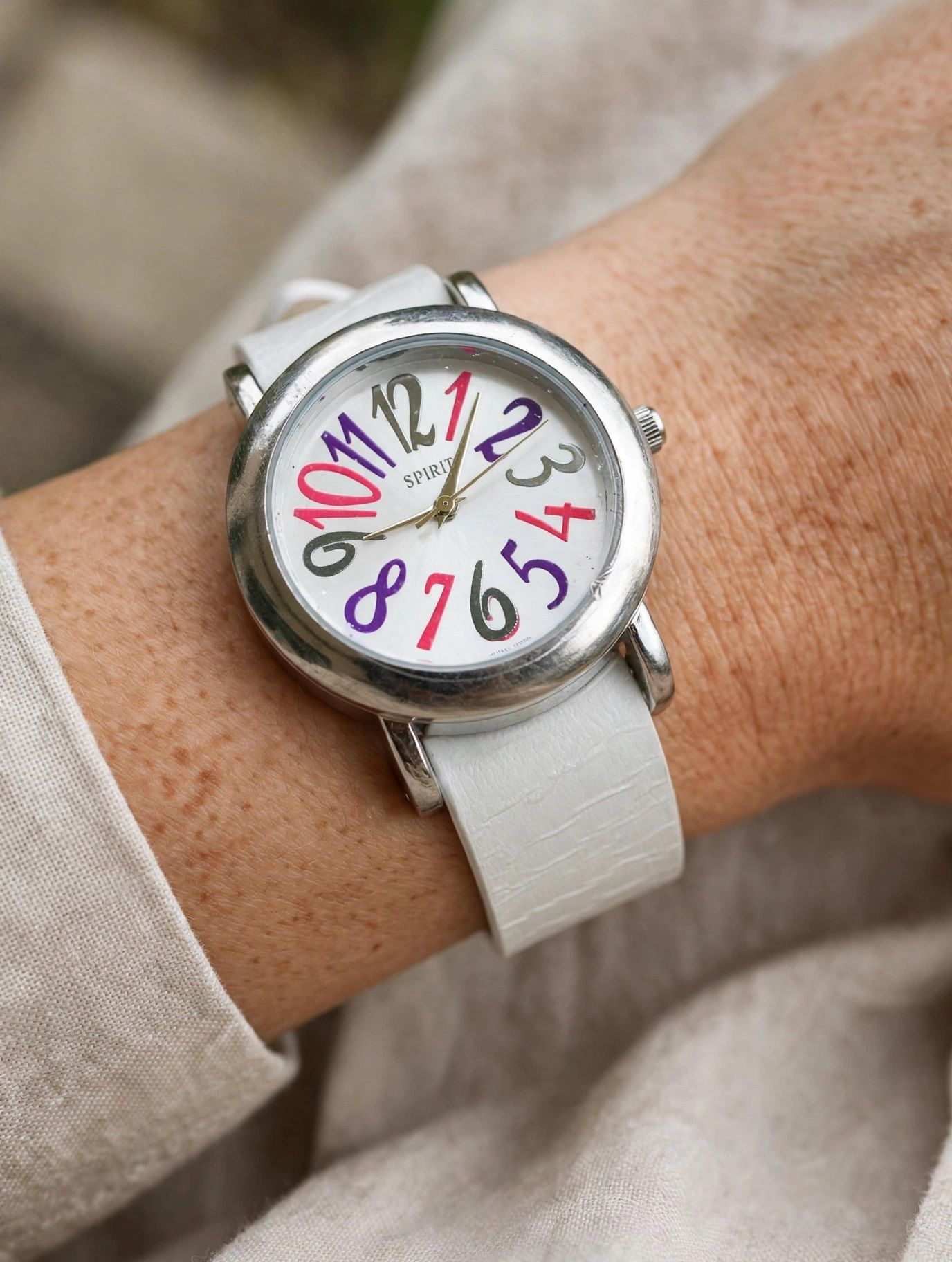 (LW35) Ladies / teenager Spirit dual banded boxed watch