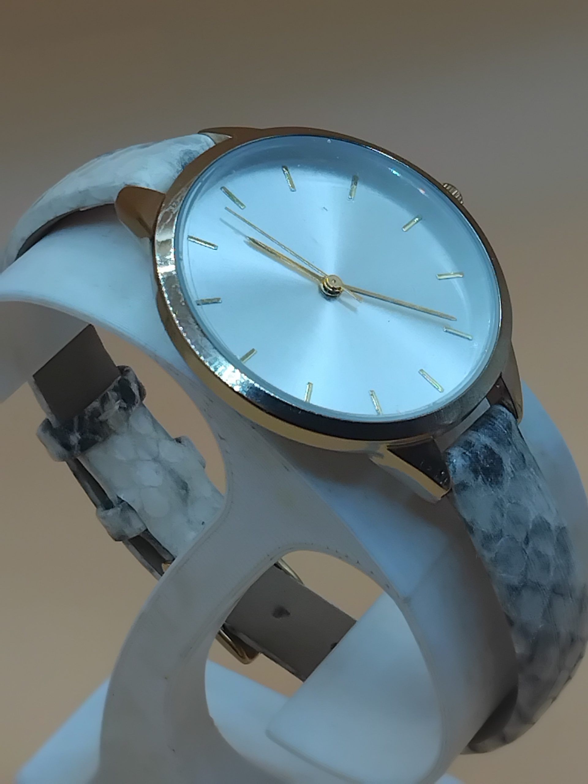 (LW48) Ladies slim leather strap watch from Freedom