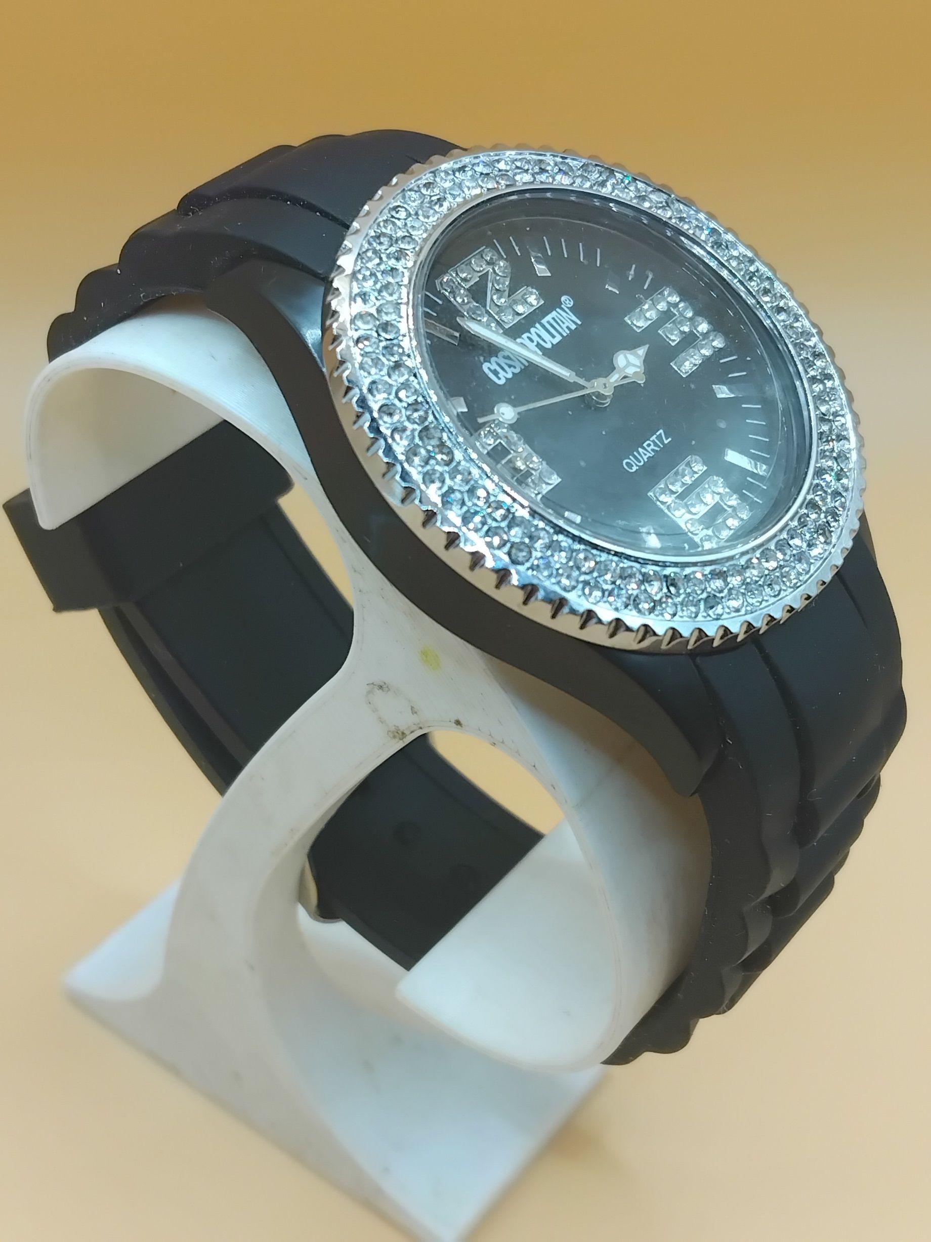 (MW40) Gents/Ladies Cosmopolitan heavy duty silicone strap watch
