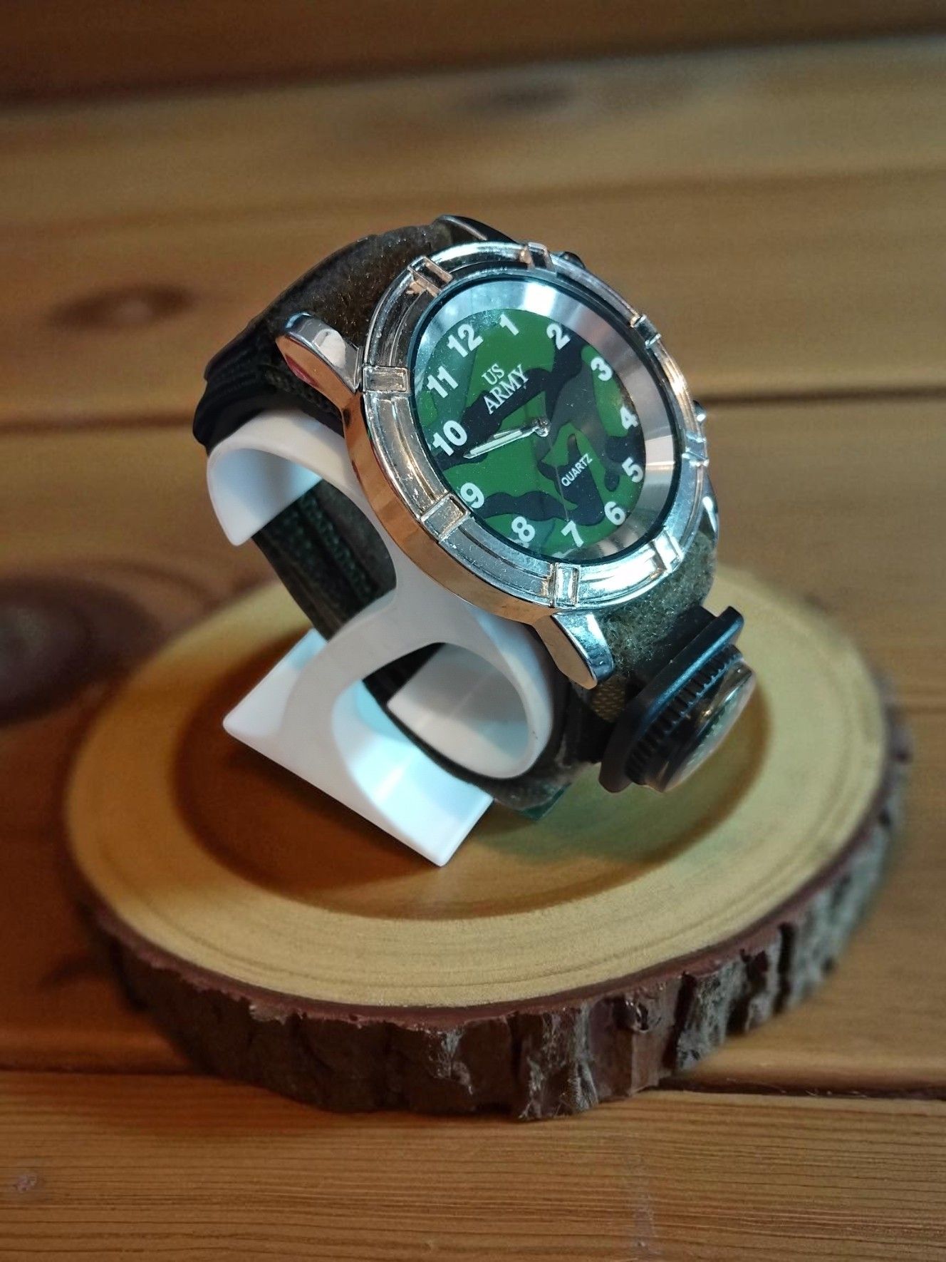 (MW45) Gents/Teenager US Army watch with compass
