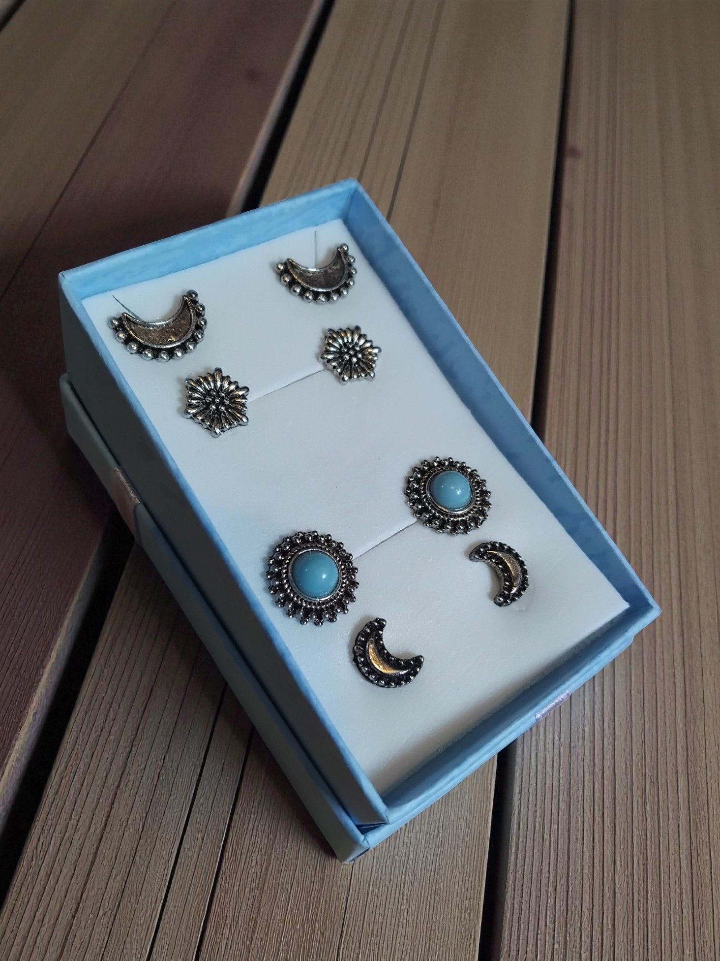 (B-E-55) 4 x pairs of unisex ear studs