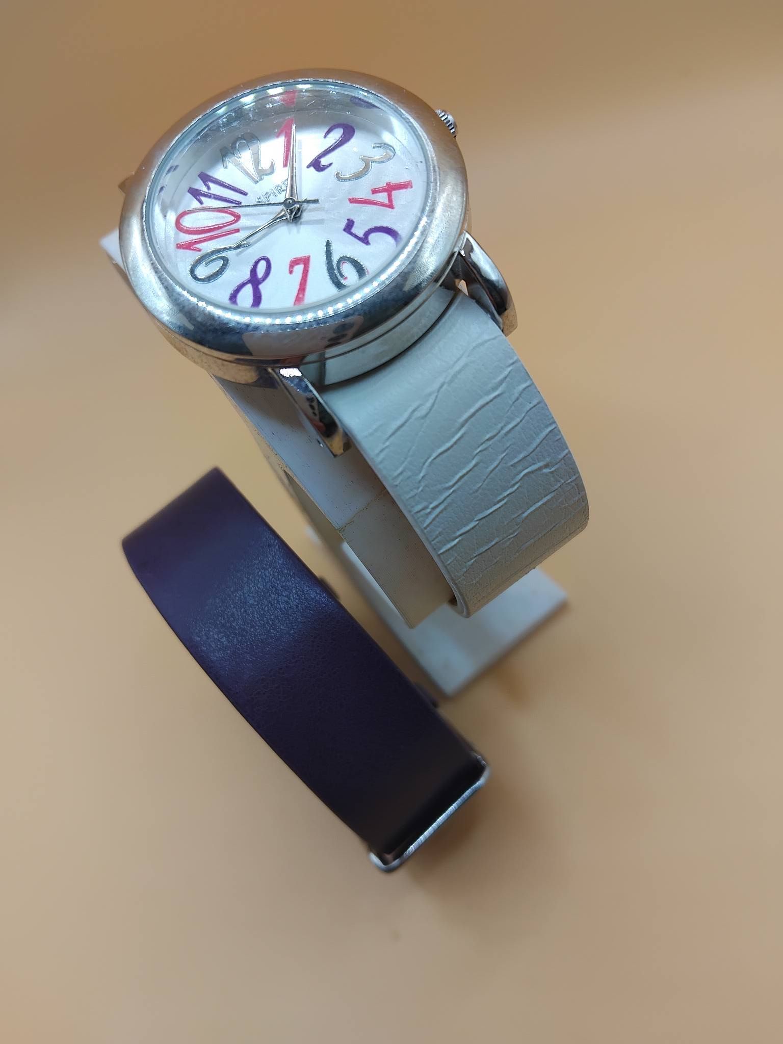 (LW35) Ladies / teenager Spirit dual banded boxed watch