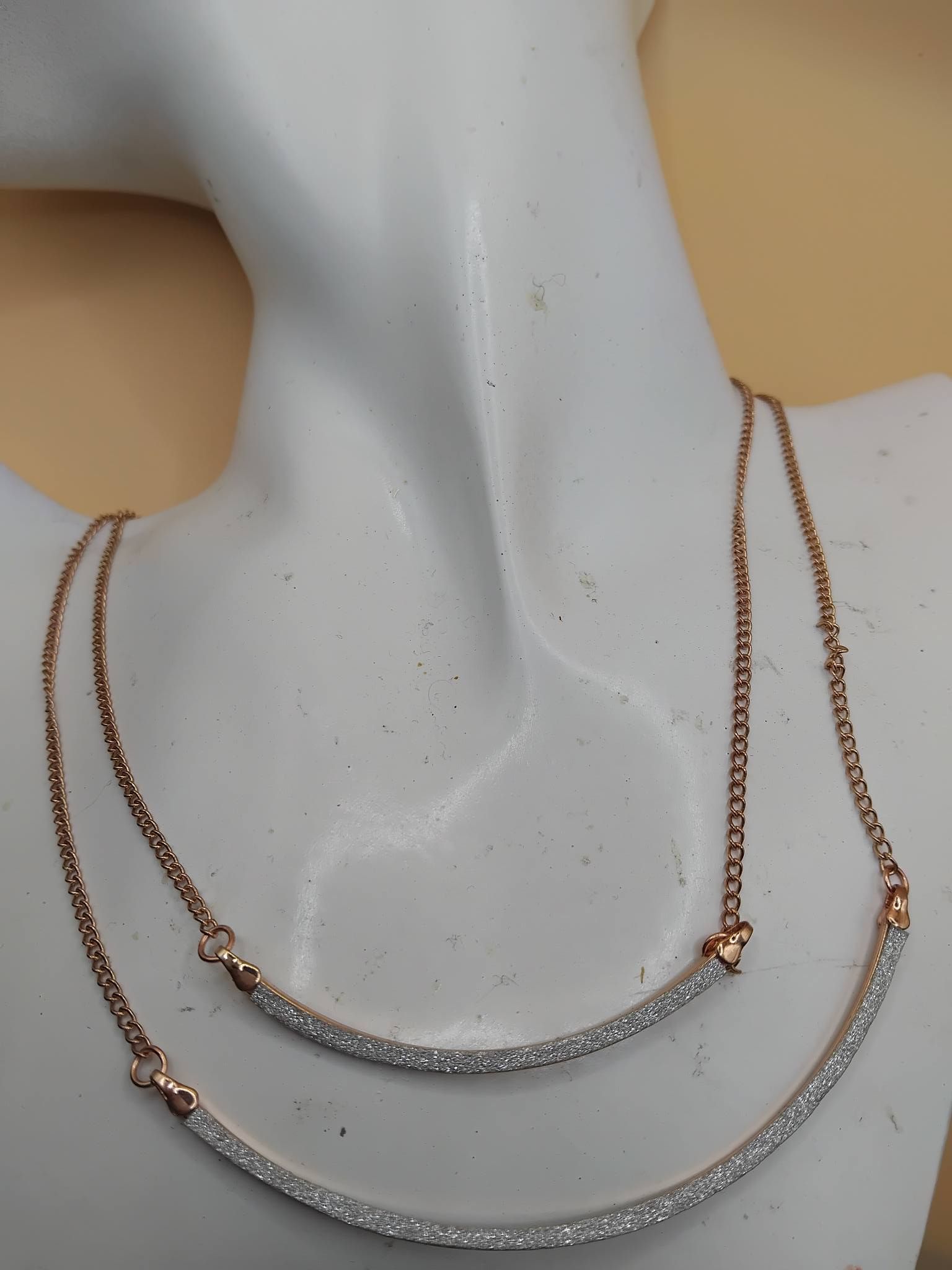 (BN35) Red Herring brand new dual drop necklace