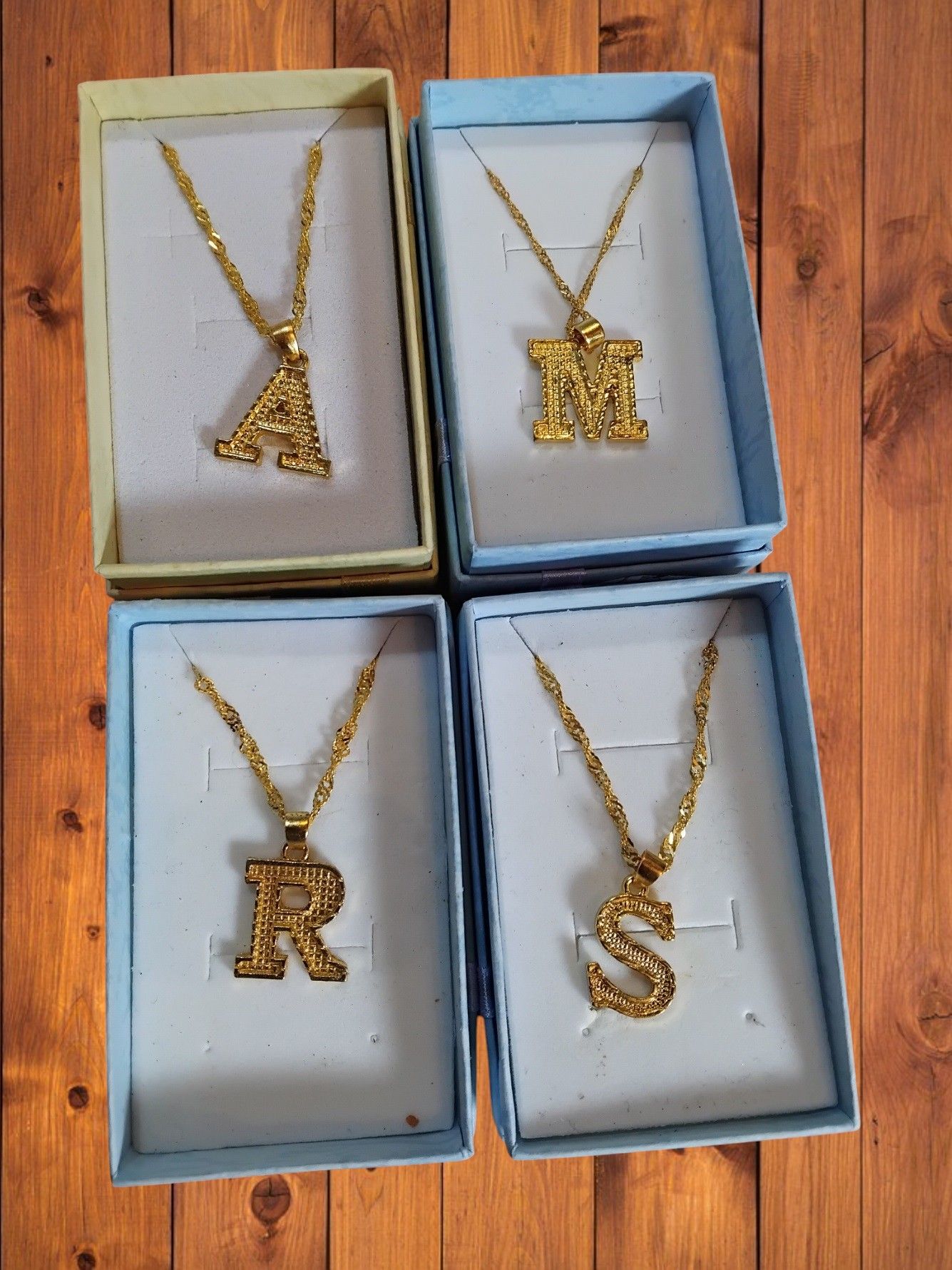 (BN38) Lightweight letter unisex necklace
