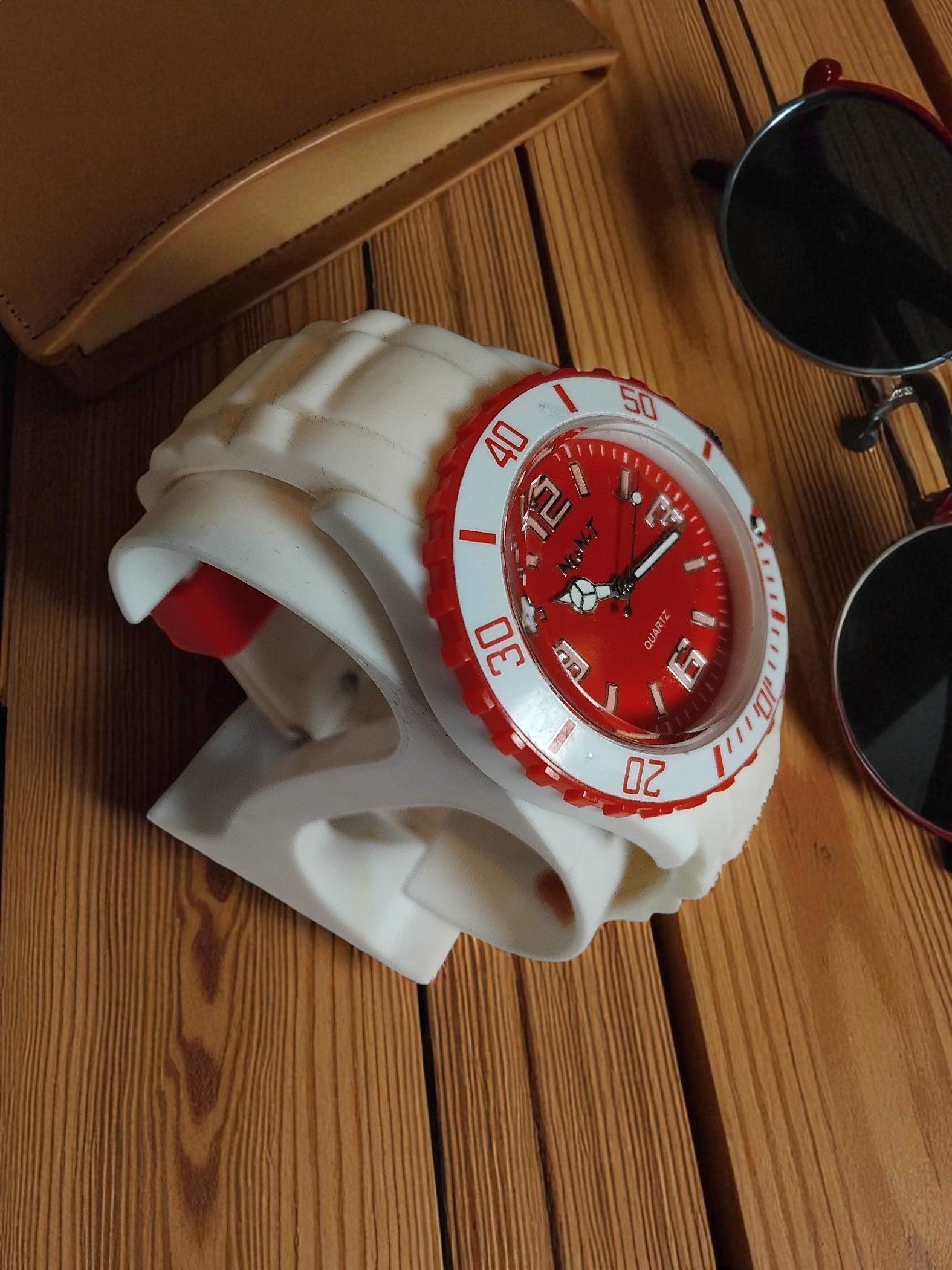 (BW-52) Ladies or teenager Neon-T design watch with silicone strap