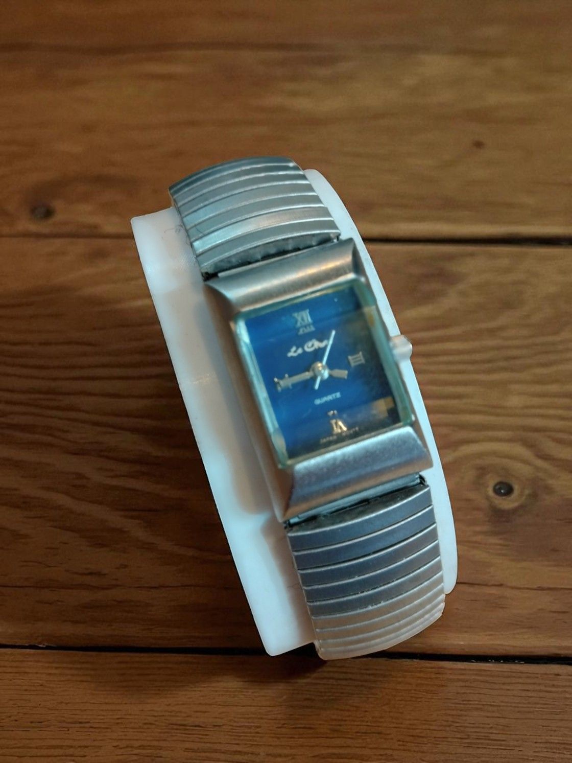 (Lc62) Ladies stainless steel expandable strap watch